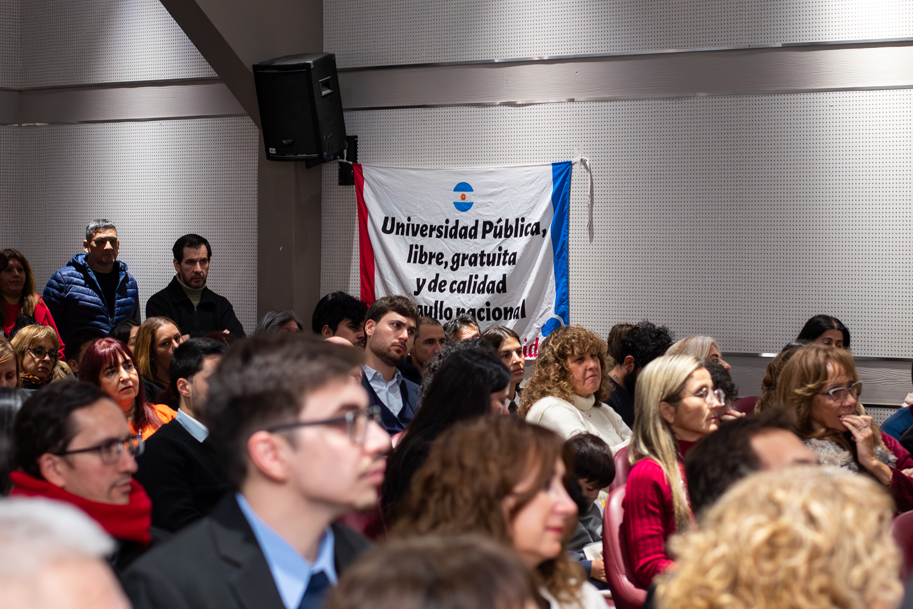 "Con la fuerza de nuestro compromiso y esfuerzo, queremos poner en la mesa estas palabras: cambio, transformación, deseos, sueños" 