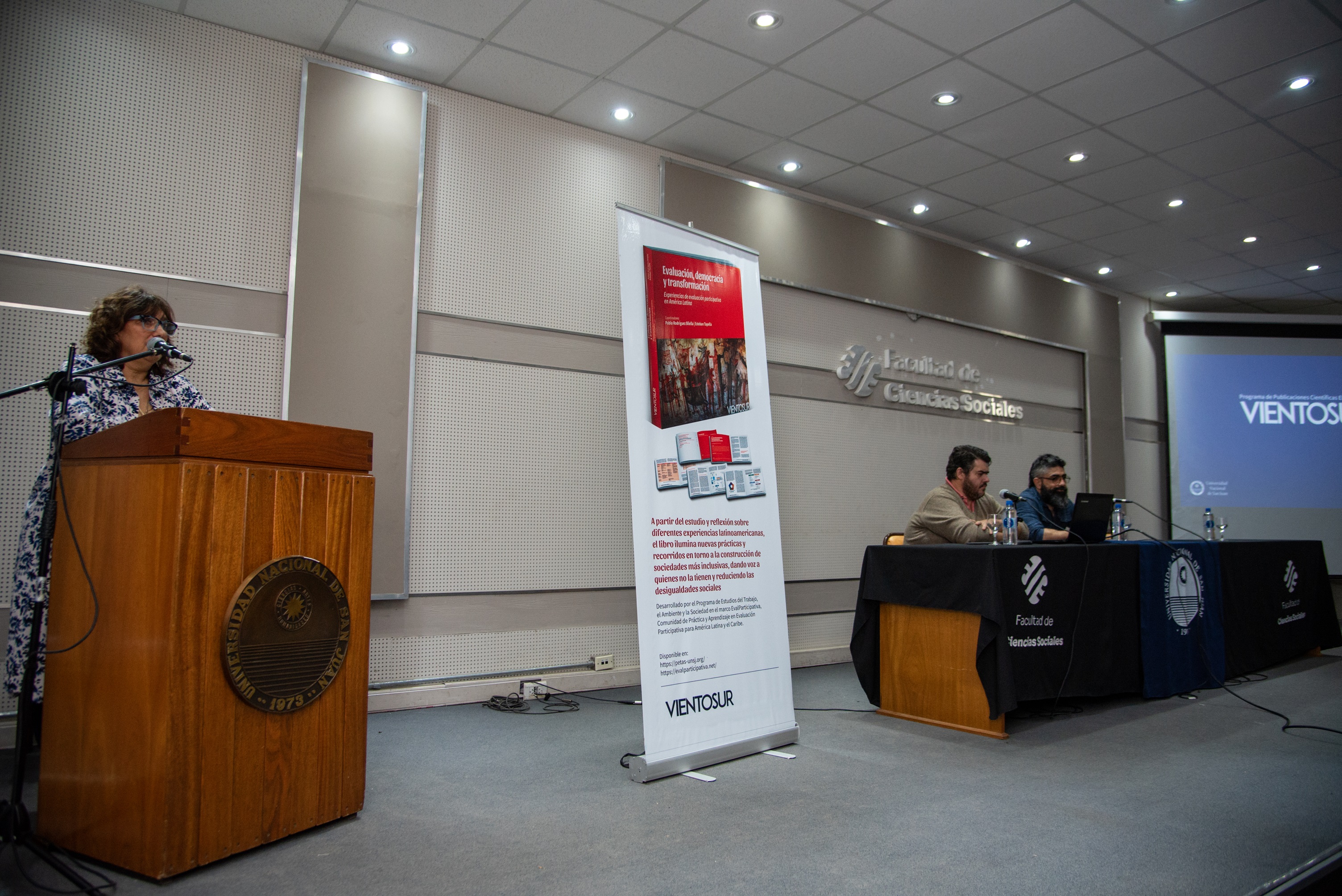 La Secretaría de Extensión presentó Vientosur, una editorial para producciones electrónicas