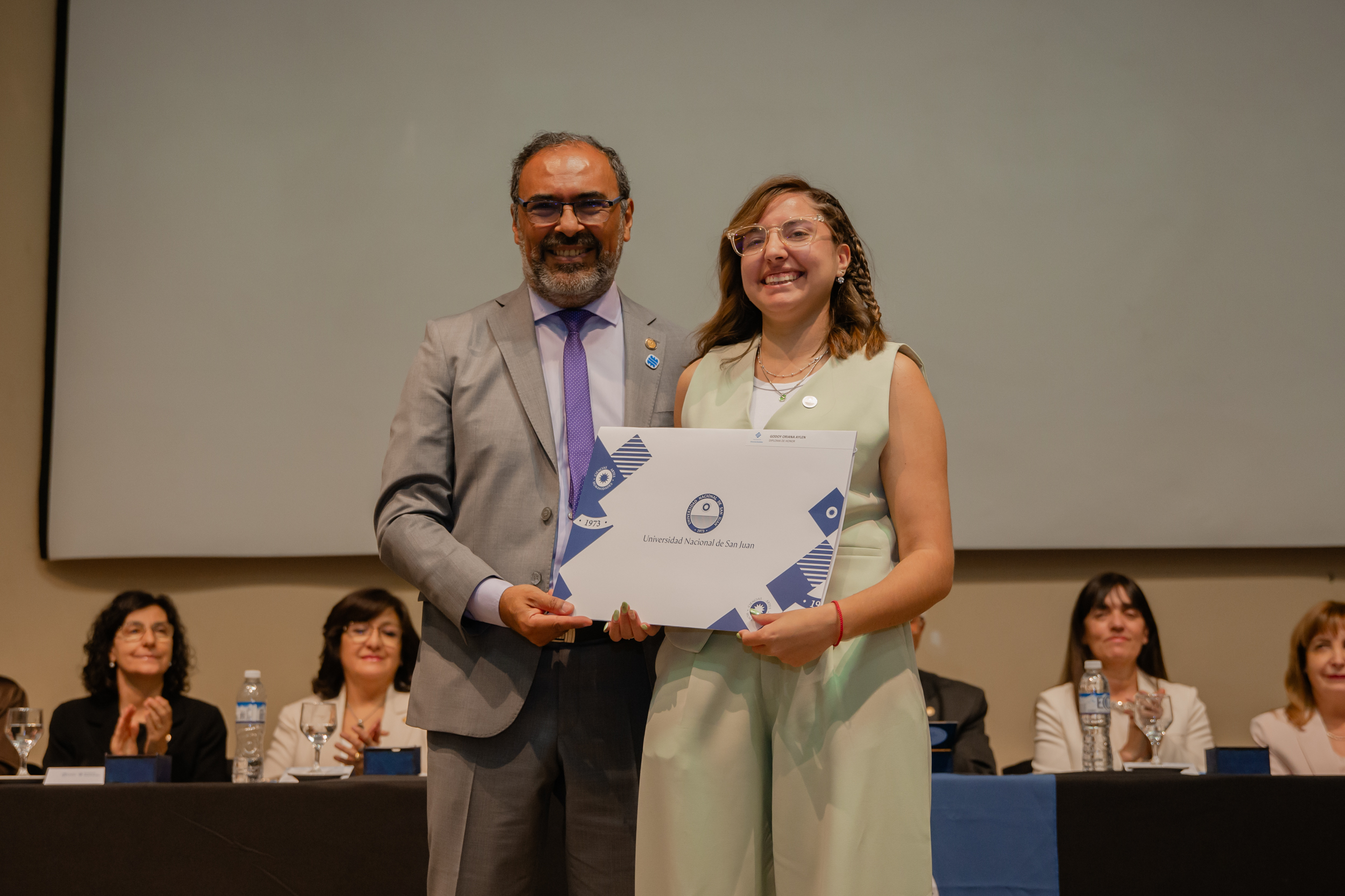 “La universidad pública nos recuerda que el conocimiento es un proyecto colectivo: nadie se forma en soledad"