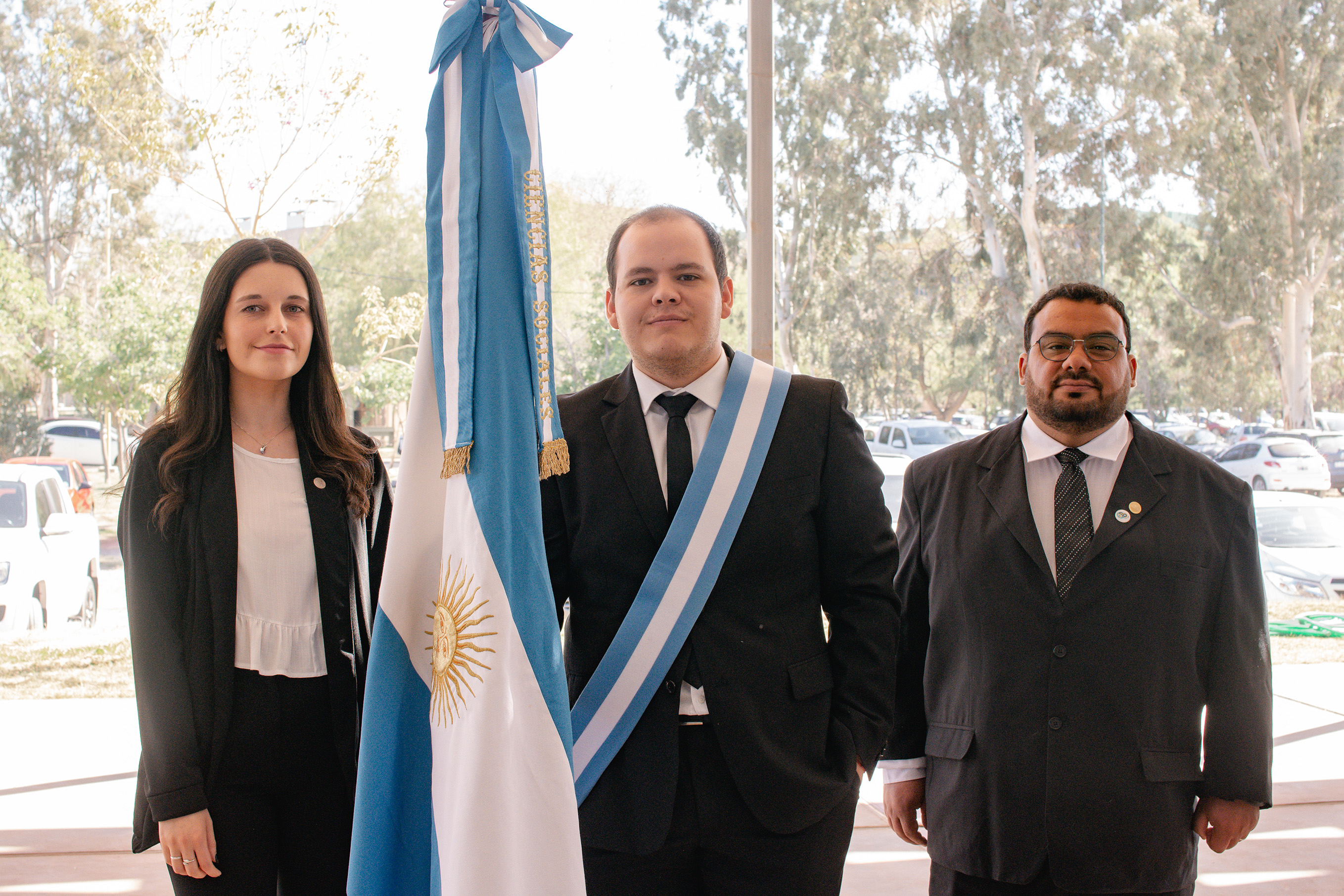 “La sociedad, con sus contribuciones, permite que tengamos esta universidad pública para formarnos y graduarnos”
