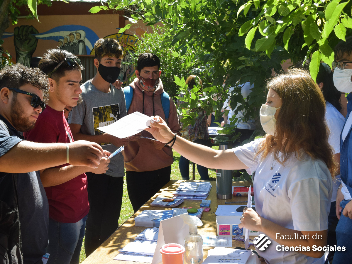 Feria Educativa Abierta en Sociales