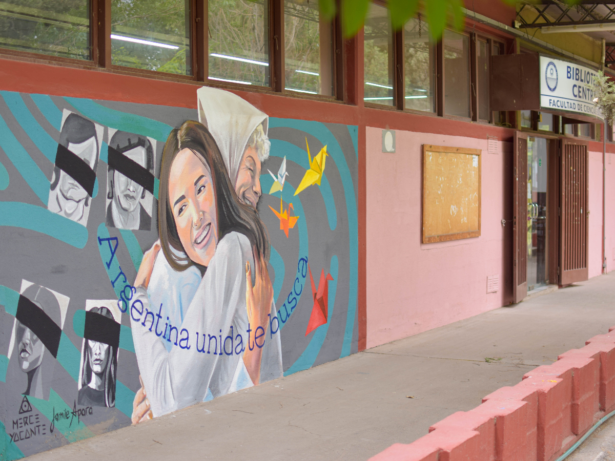 Nuevo mural en la Facultad: “Argentina Unida te busca”