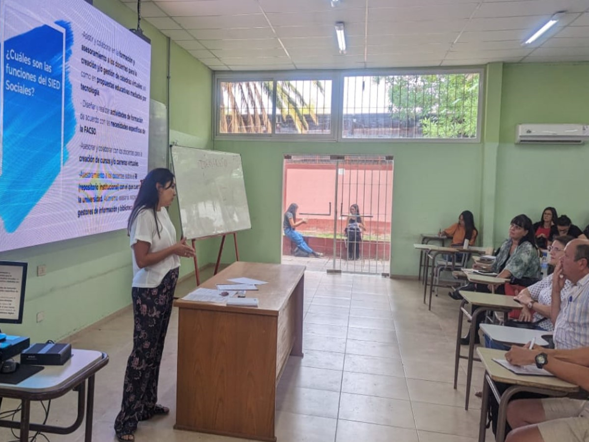 El SIED Sociales se reunió con los claustros docentes de la Facultad