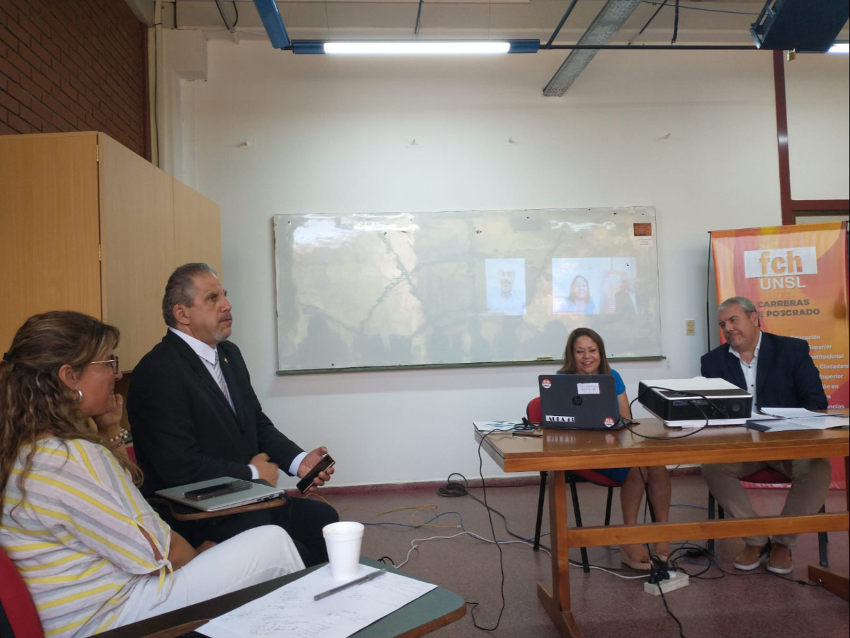 Encuentro de trabajo para avanzar en la Especialización en Comunicación Política