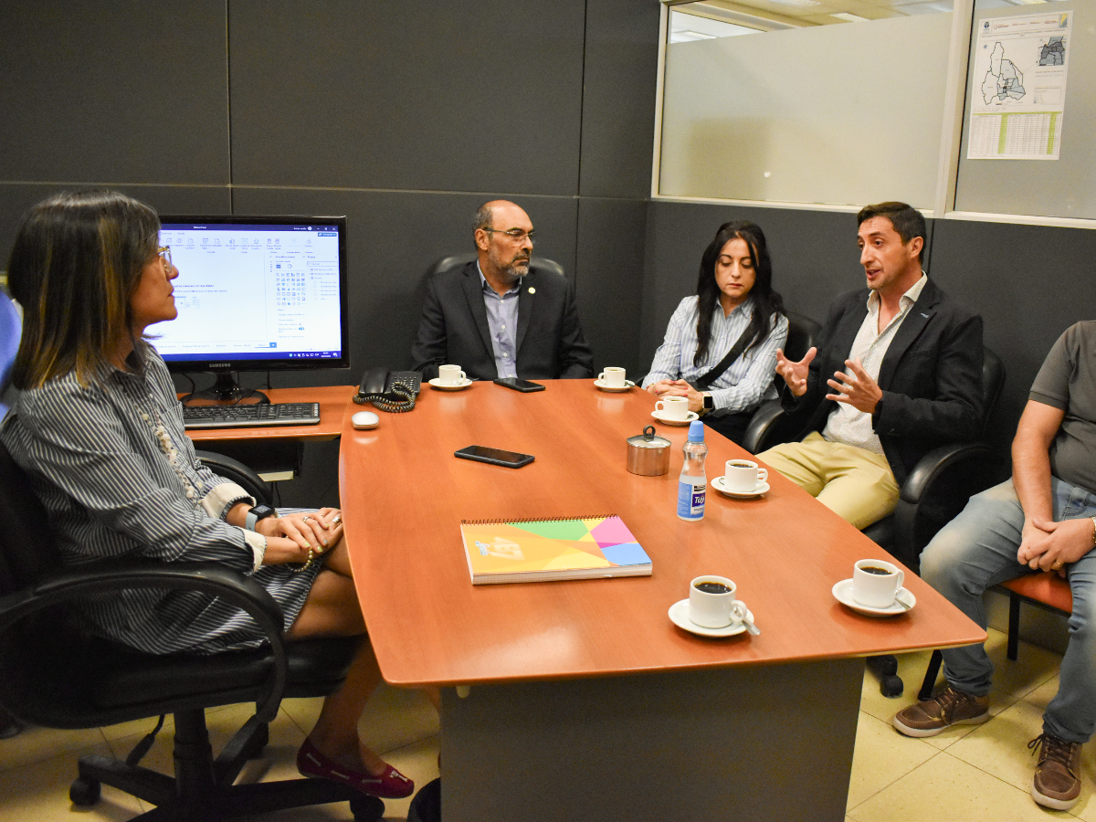 Se realizó una primera reunión entre Sociales y el Instituto de Investigaciones Económicas y Estadísticas de San Juan