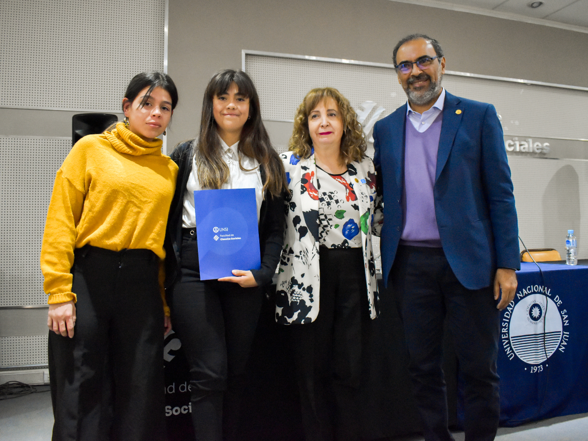Sociales homenajeó a sus trabajadores y trabajadoras que se jubilaron el último año