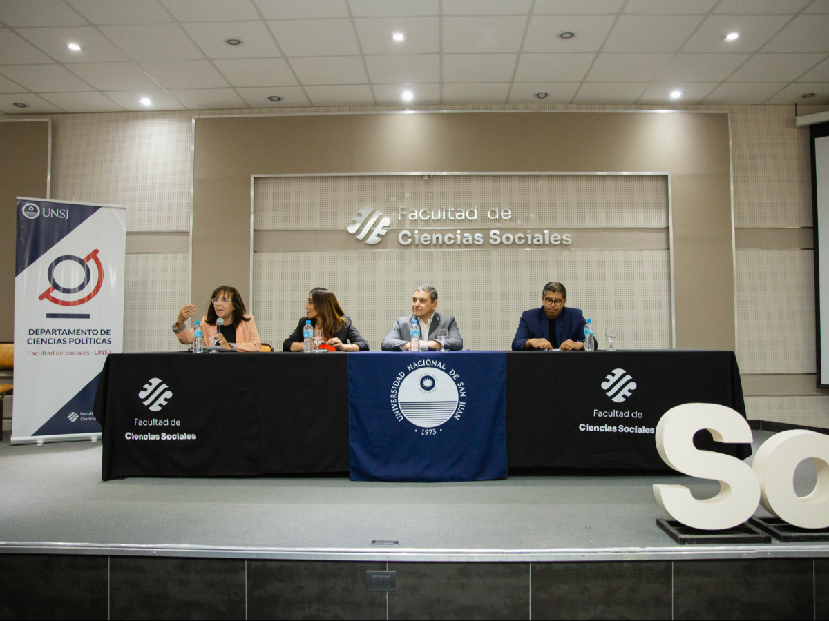 El Departamento de Ciencias Políticas celebró su fecha con un panel y un encuentro regional