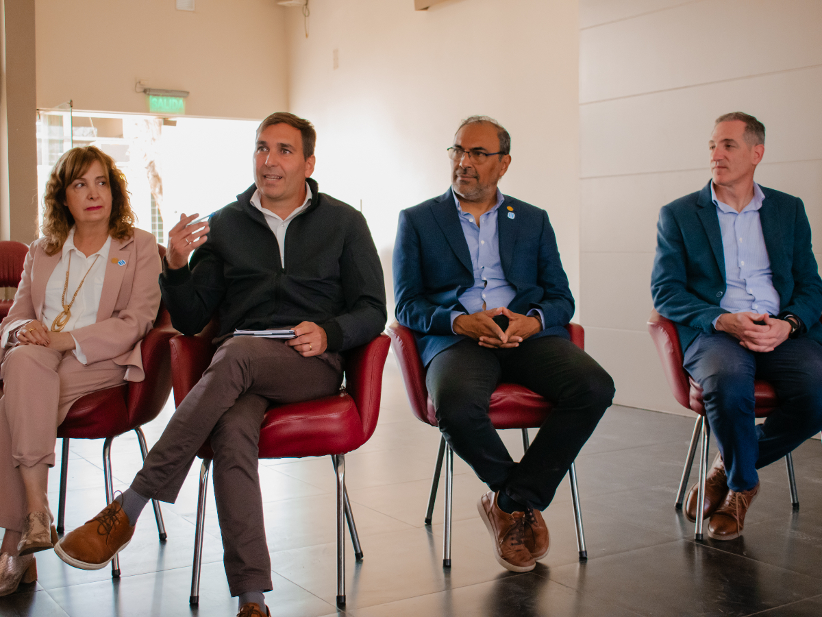 Autoridades de la Secretaría de Ciencia y Técnica visitaron Sociales