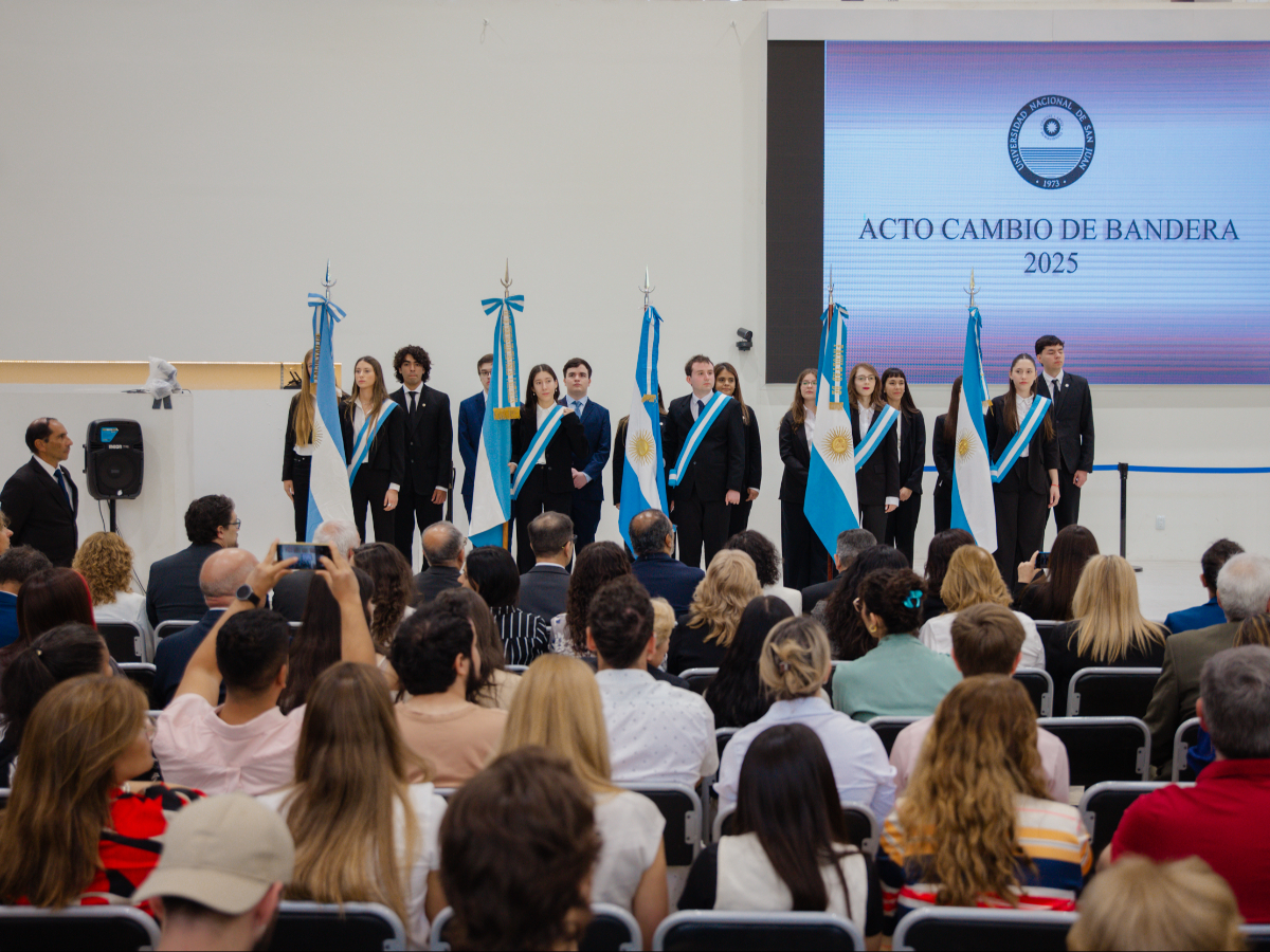 Asumió el nuevo Cuerpo de Bandera de Sociales