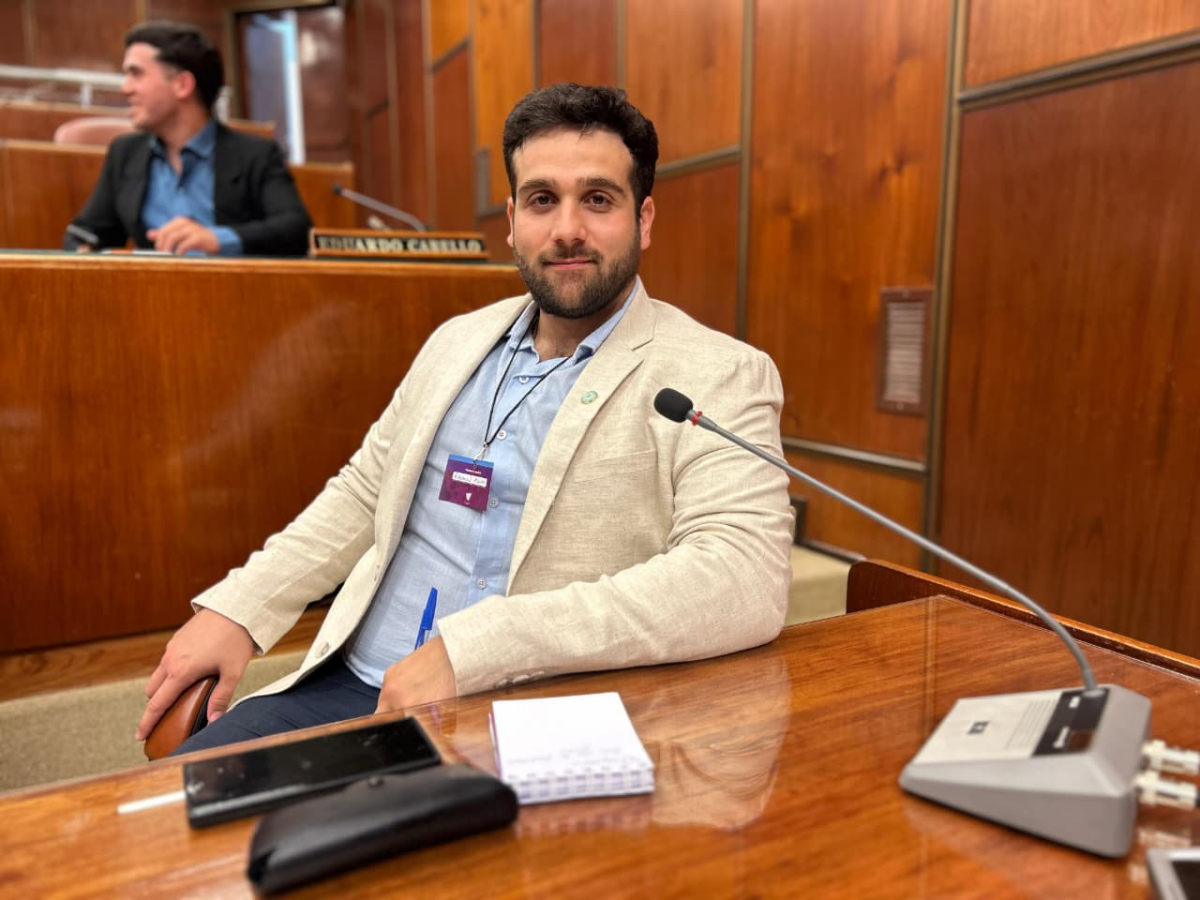 Egresado de Sociales galardonado por el premio Sarmiento