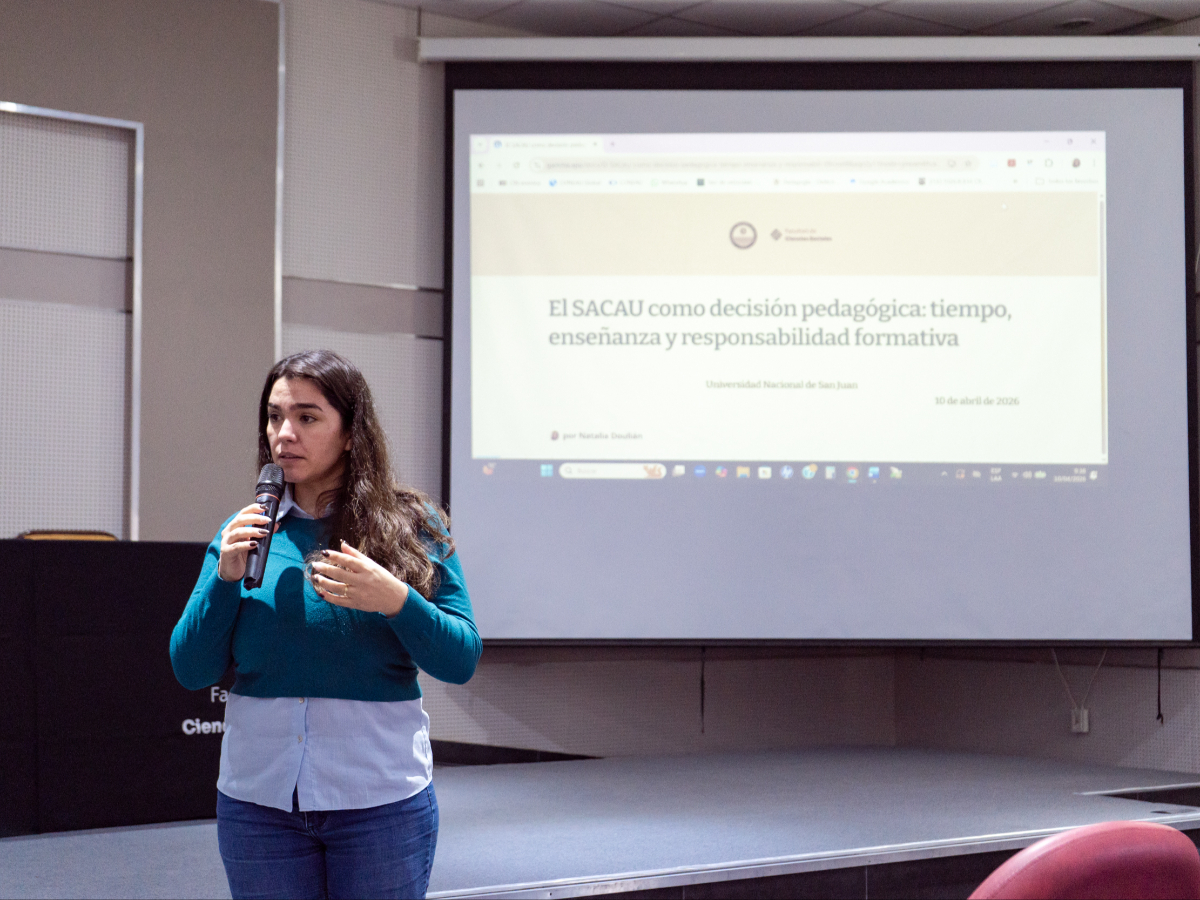 Docentes de Sociales participan de un taller para implementar el Sistema Argentino de Créditos Académicos Universitarios