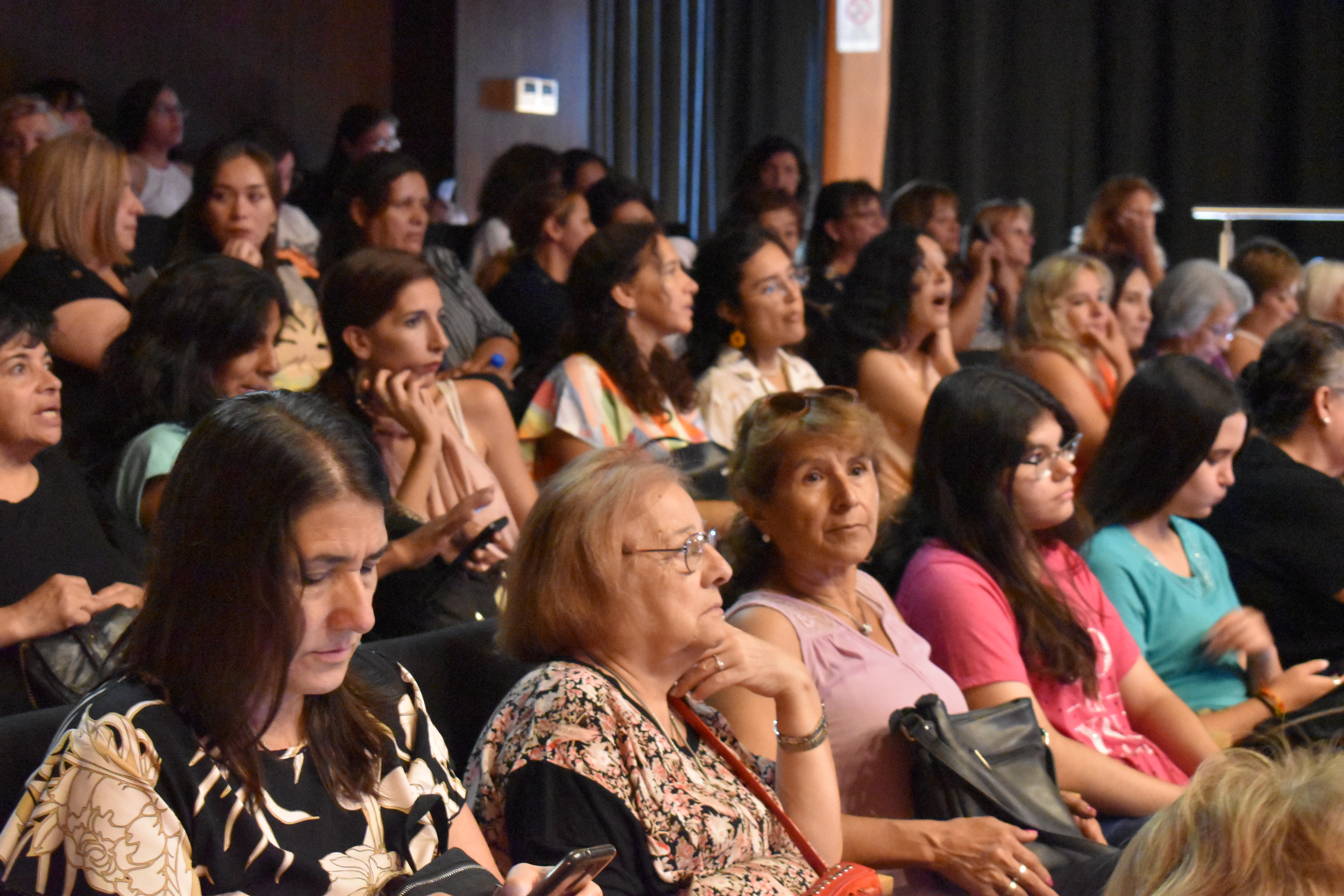 Sociales y el Ministerio de Desarrollo entregaron certificaciones a emprendedores de la economía social