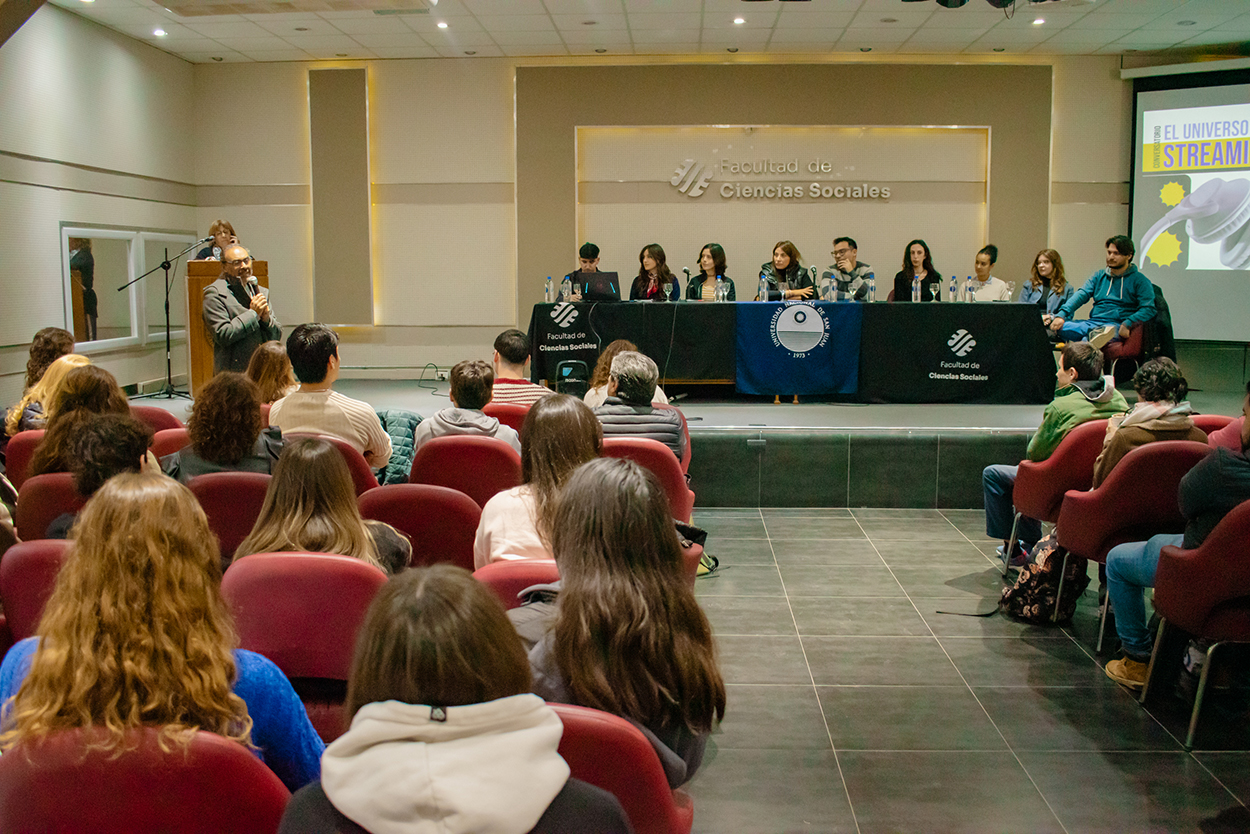 El conversatorio “El universo del streaming” puso a pensar sobre la actualidad del periodismo