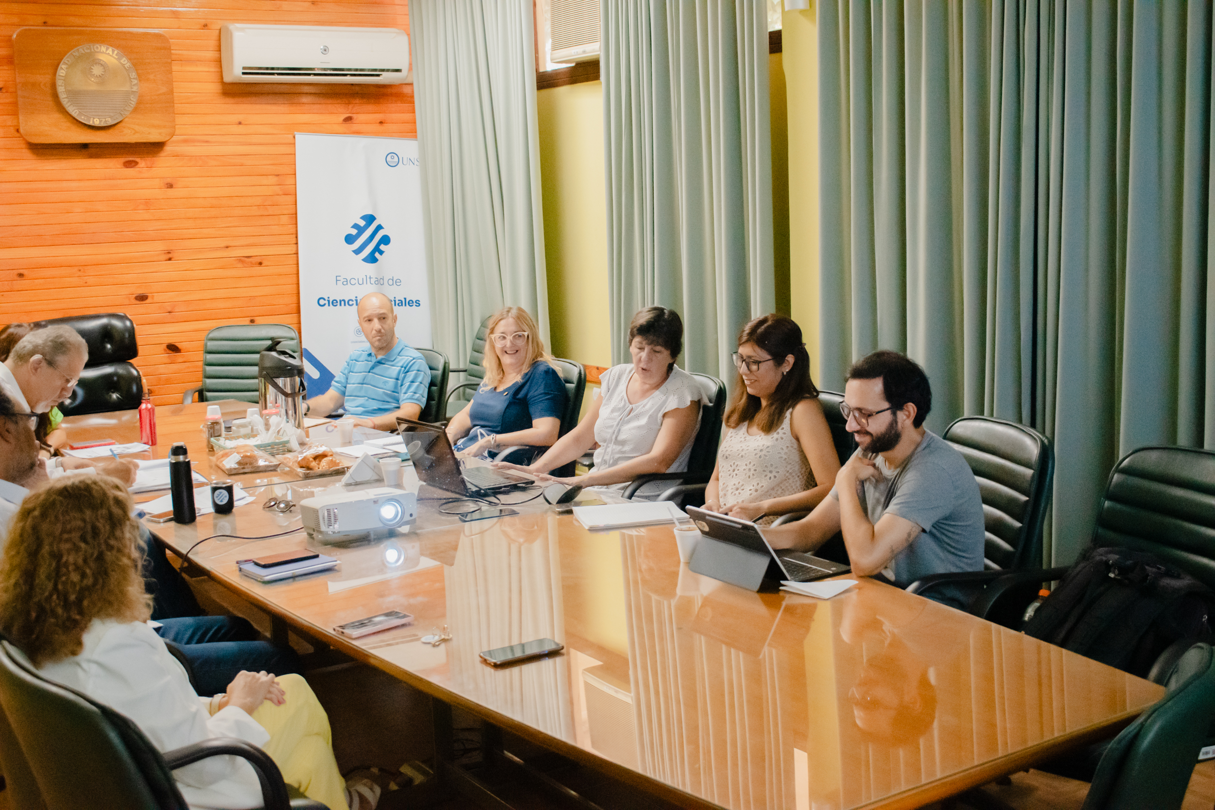 Sociales se prepara para la llegada de la evaluación externa de la CONEAU