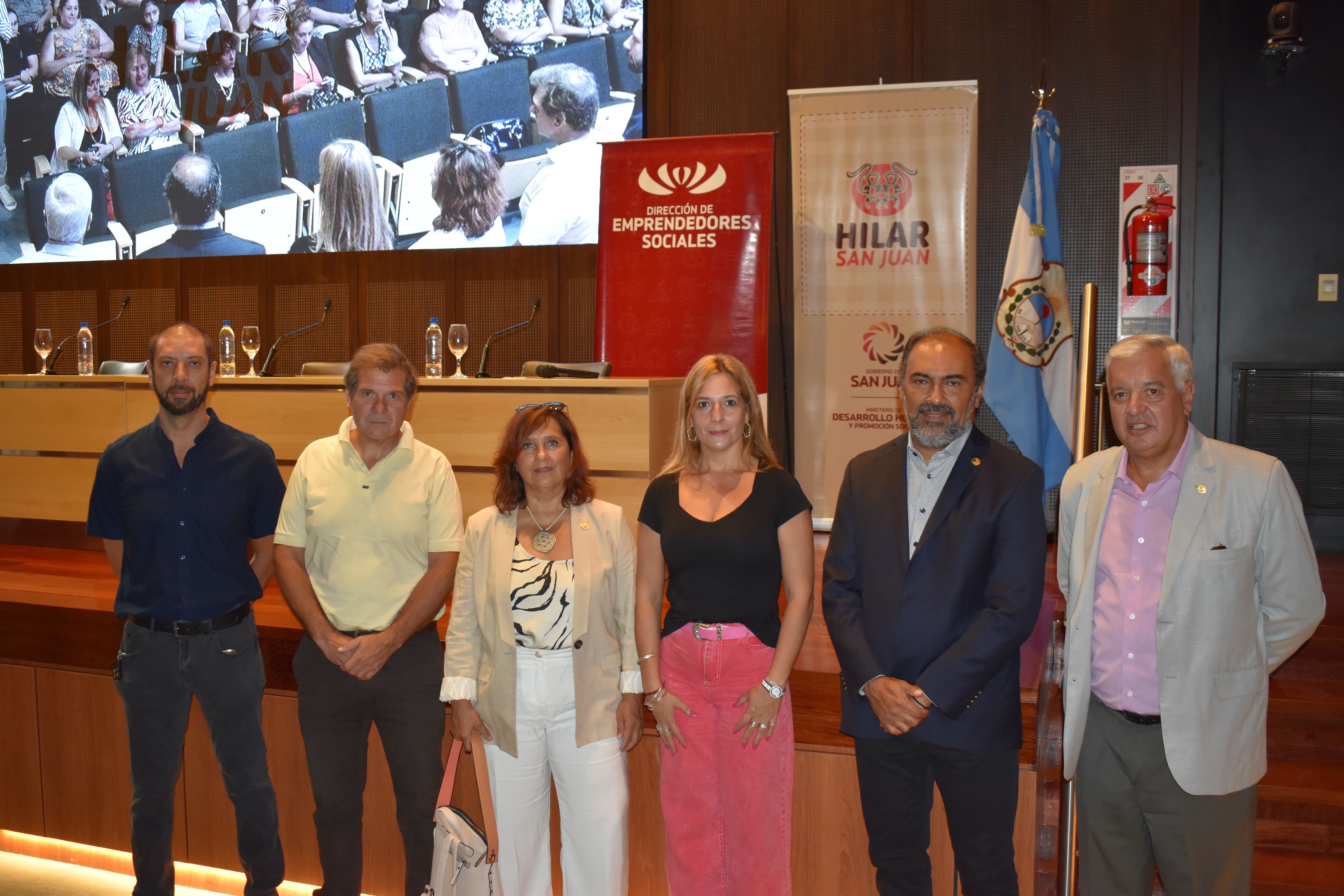 Sociales y el Ministerio de Desarrollo entregaron certificaciones a emprendedores de la economía social