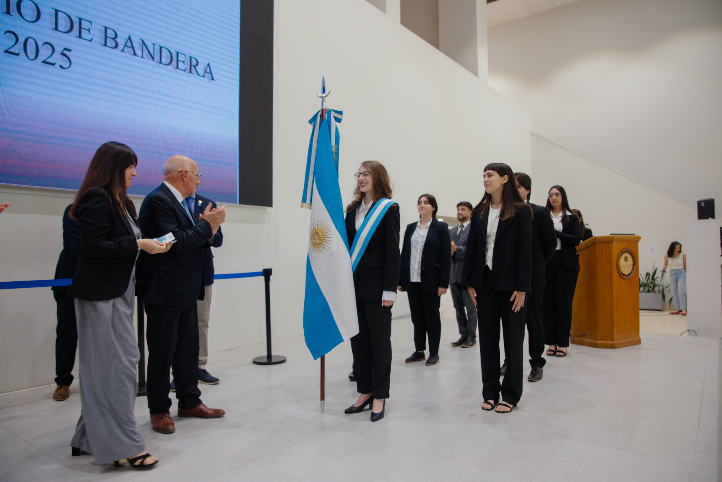 Asumió el nuevo Cuerpo de Bandera de Sociales