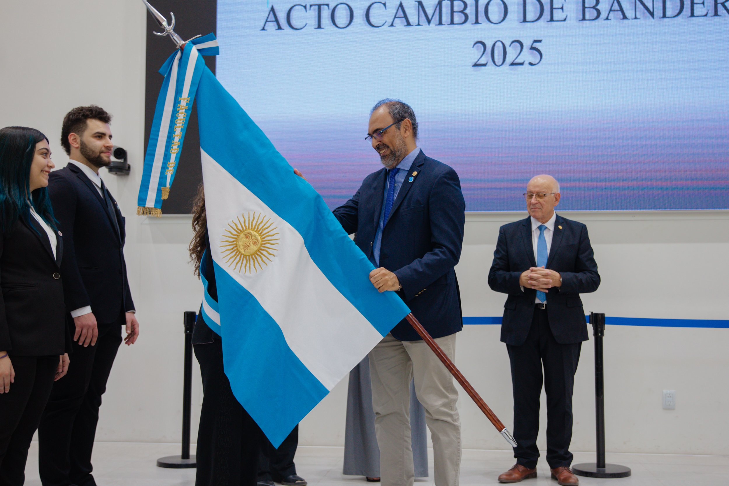 Asumió el nuevo Cuerpo de Bandera de Sociales