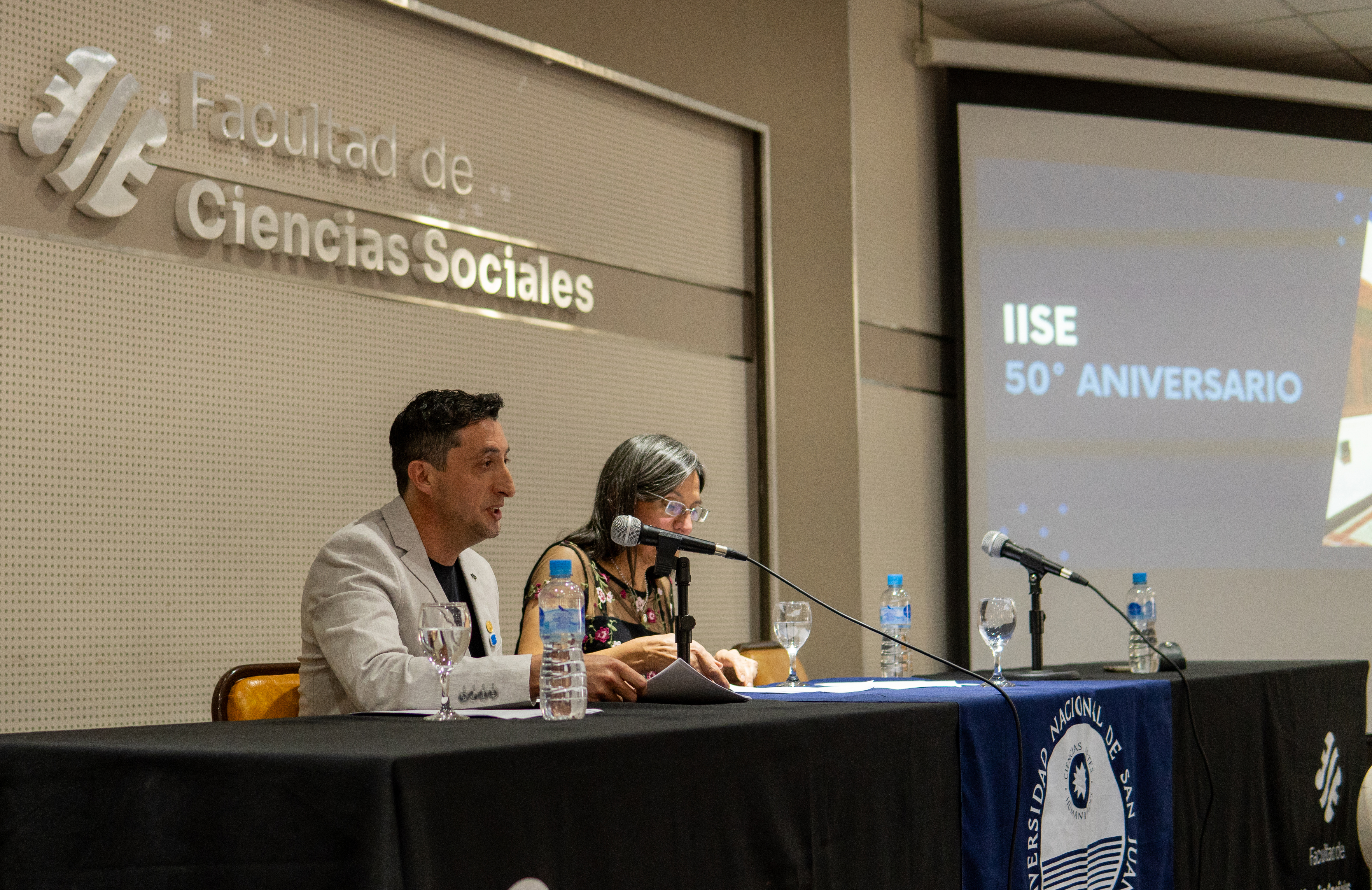 El Instituto de Investigaciones Socio Económicas celebró su 50° aniversario con nueva identidad visual y un espacio para becarios y becarias