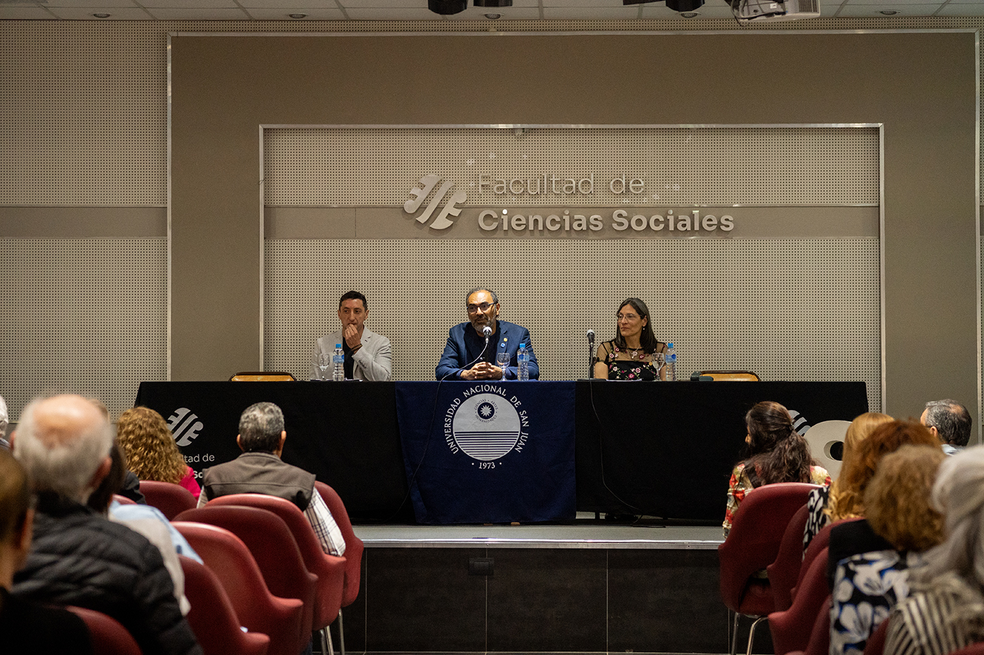 El Instituto de Investigaciones Socio Económicas celebró su 50° aniversario con nueva identidad visual y un espacio para becarios y becarias