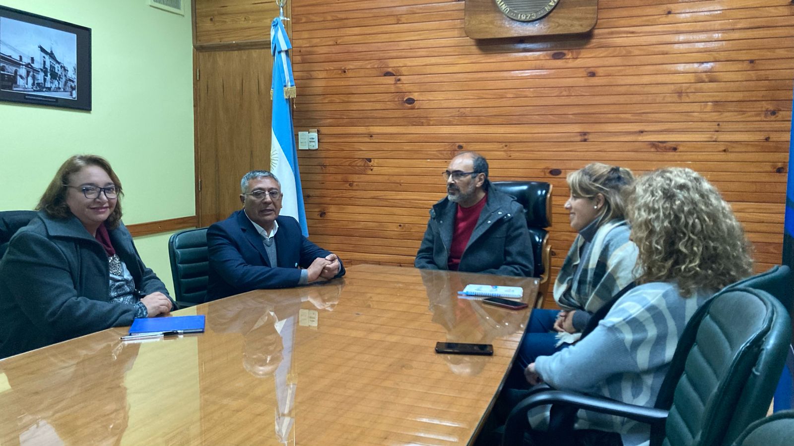 Encuentro entre Sociales y el municipio de Valle Fértil para articular proyectos conjuntos y actividades de formación