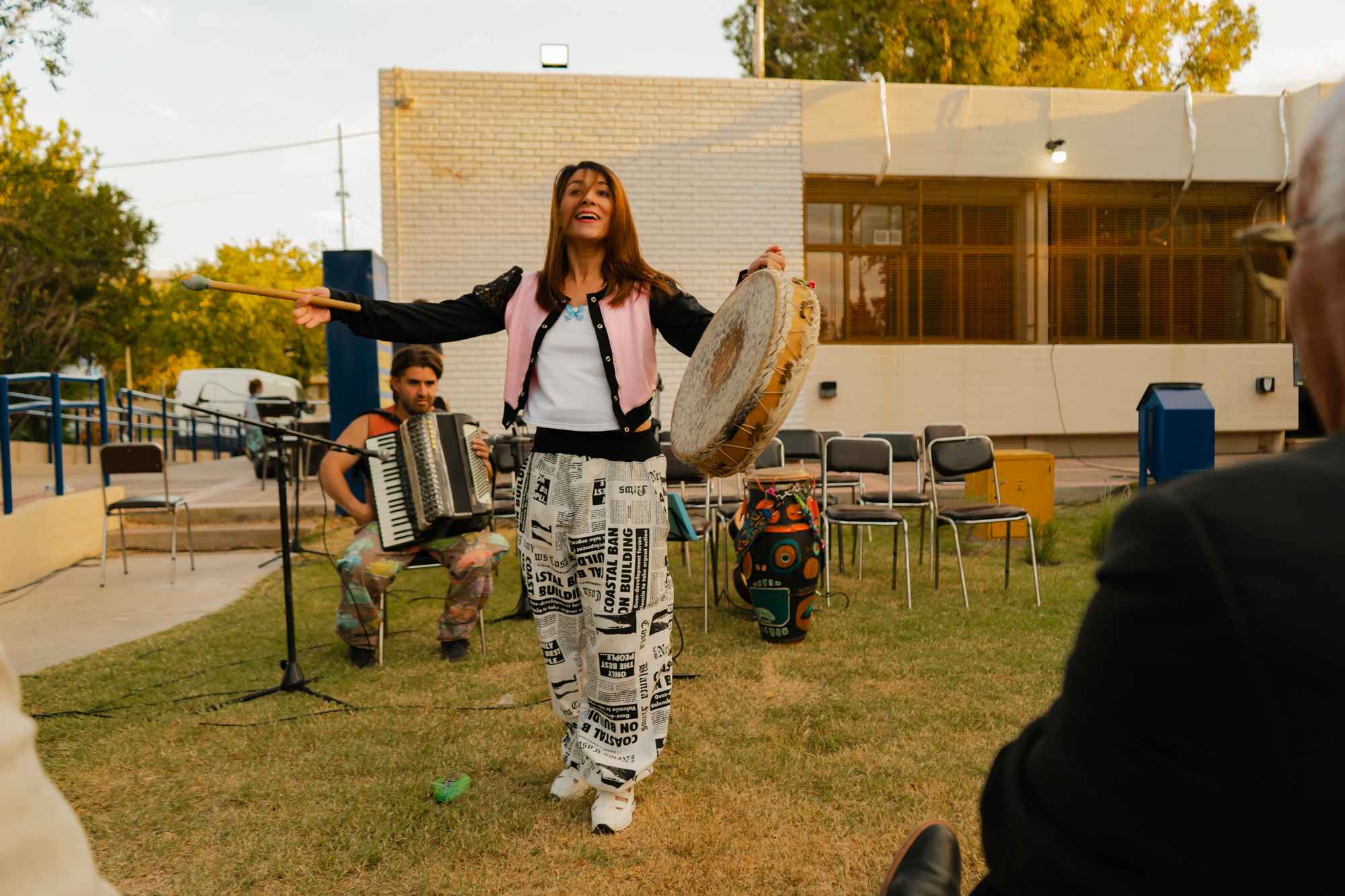 Sociales conmemoró los 50 años del golpe de estado, en una tarde llena de memoria, encuentro e intervenciones artísticas