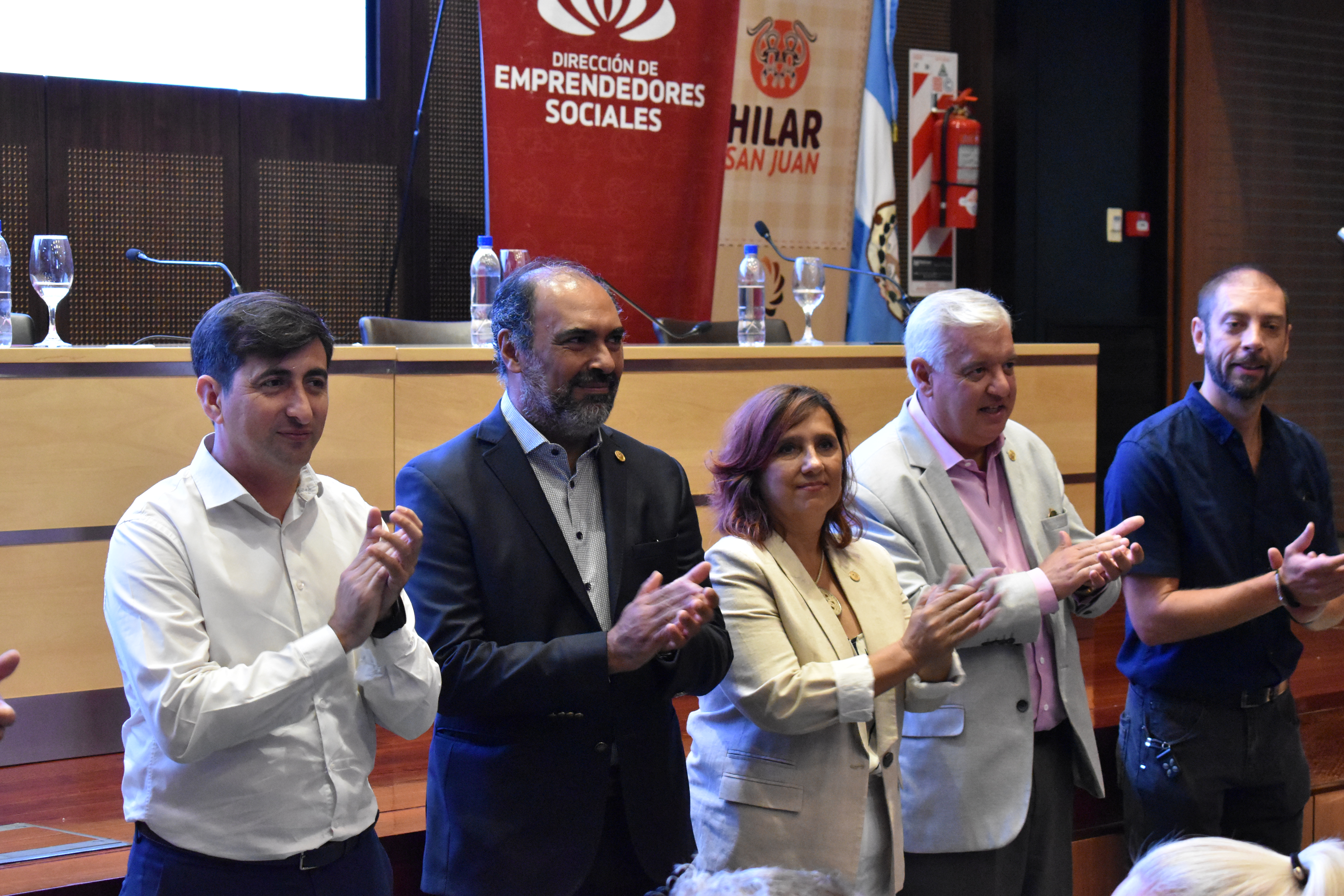 Sociales y el Ministerio de Desarrollo entregaron certificaciones a emprendedores de la economía social