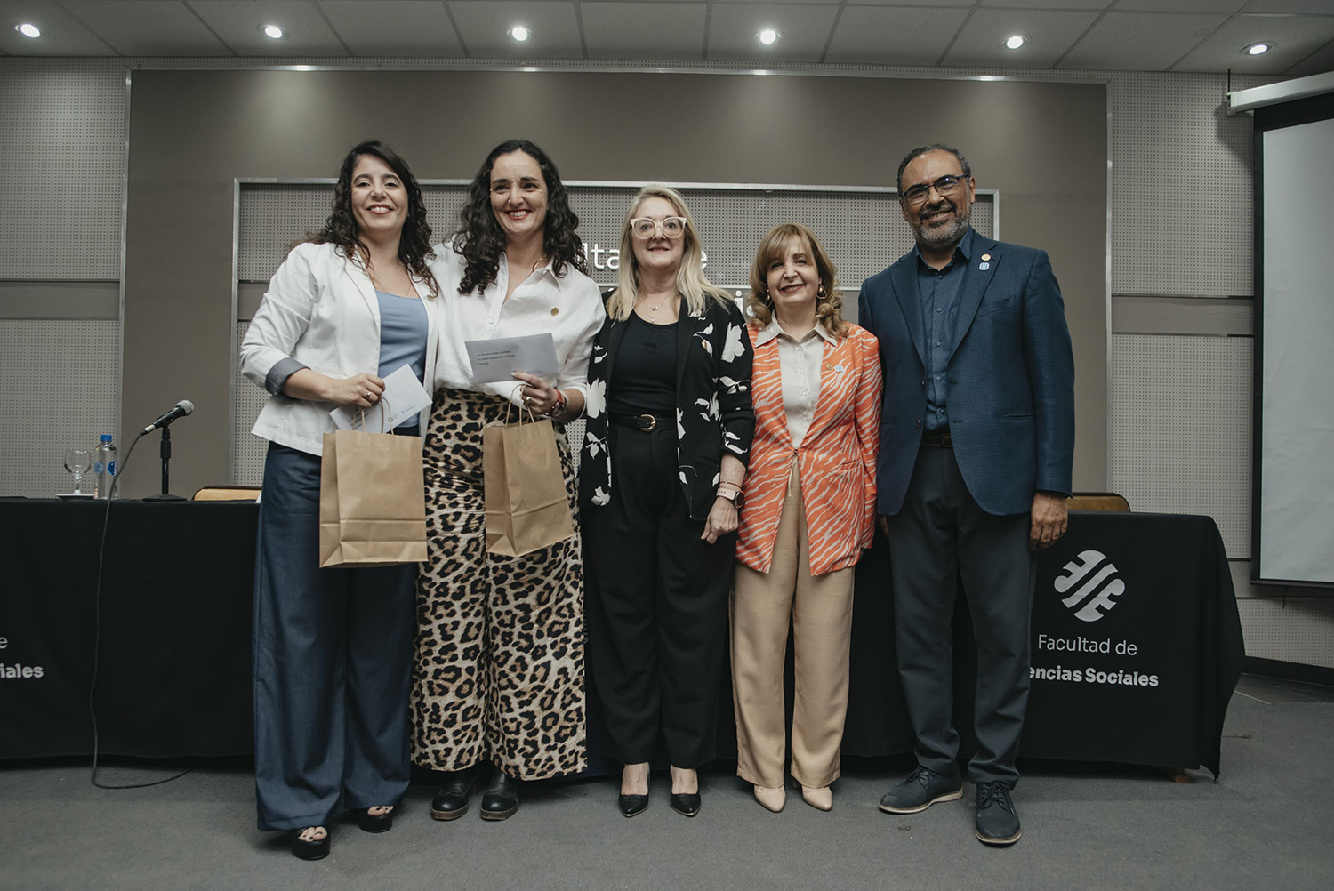 Las nuevas autoridades de departamentos e institutos asumieron en sus funciones para el periodo 2025-2029