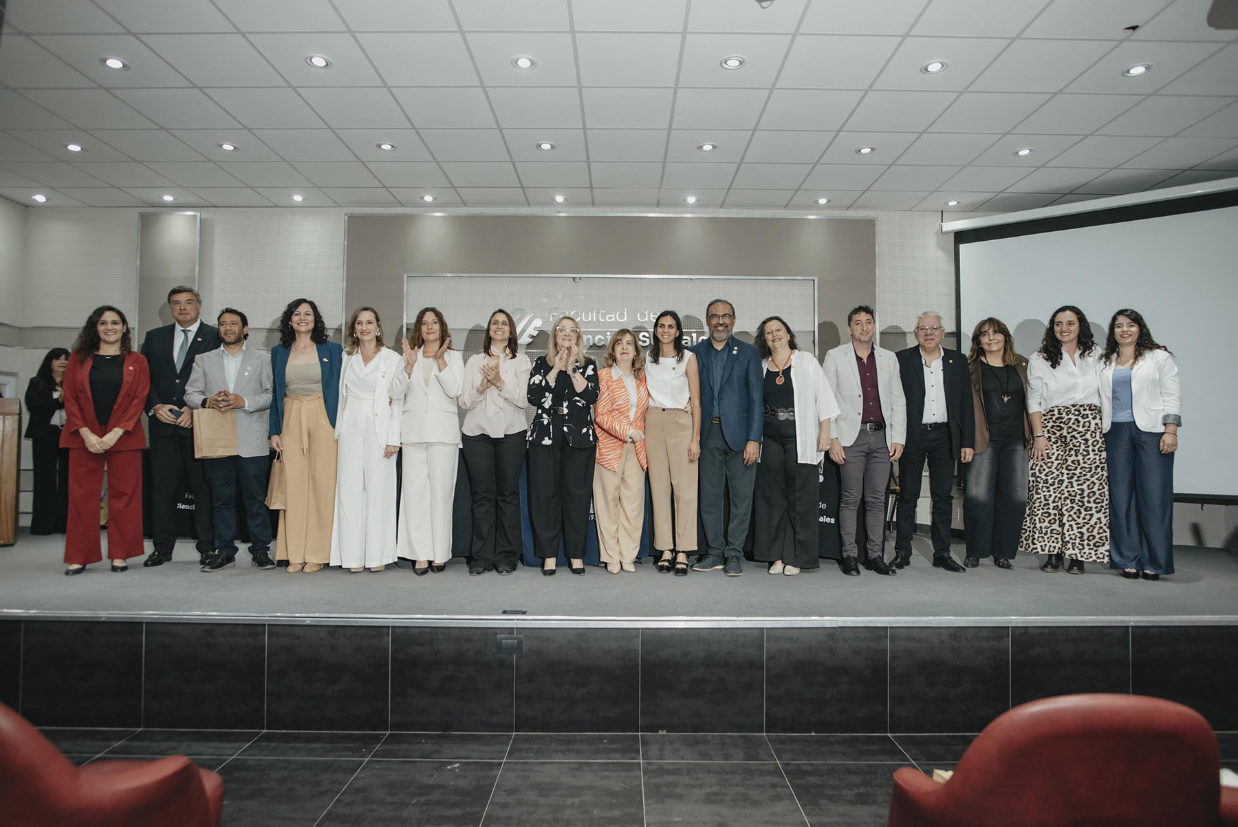 Las nuevas autoridades de departamentos e institutos asumieron en sus funciones para el periodo 2025-2029