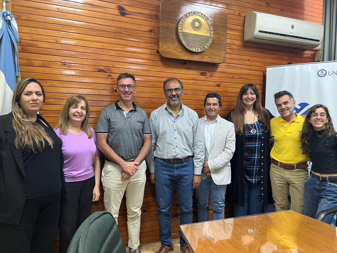 27 equipos participaron hasta la última instancia de la Hackatón de Sociales