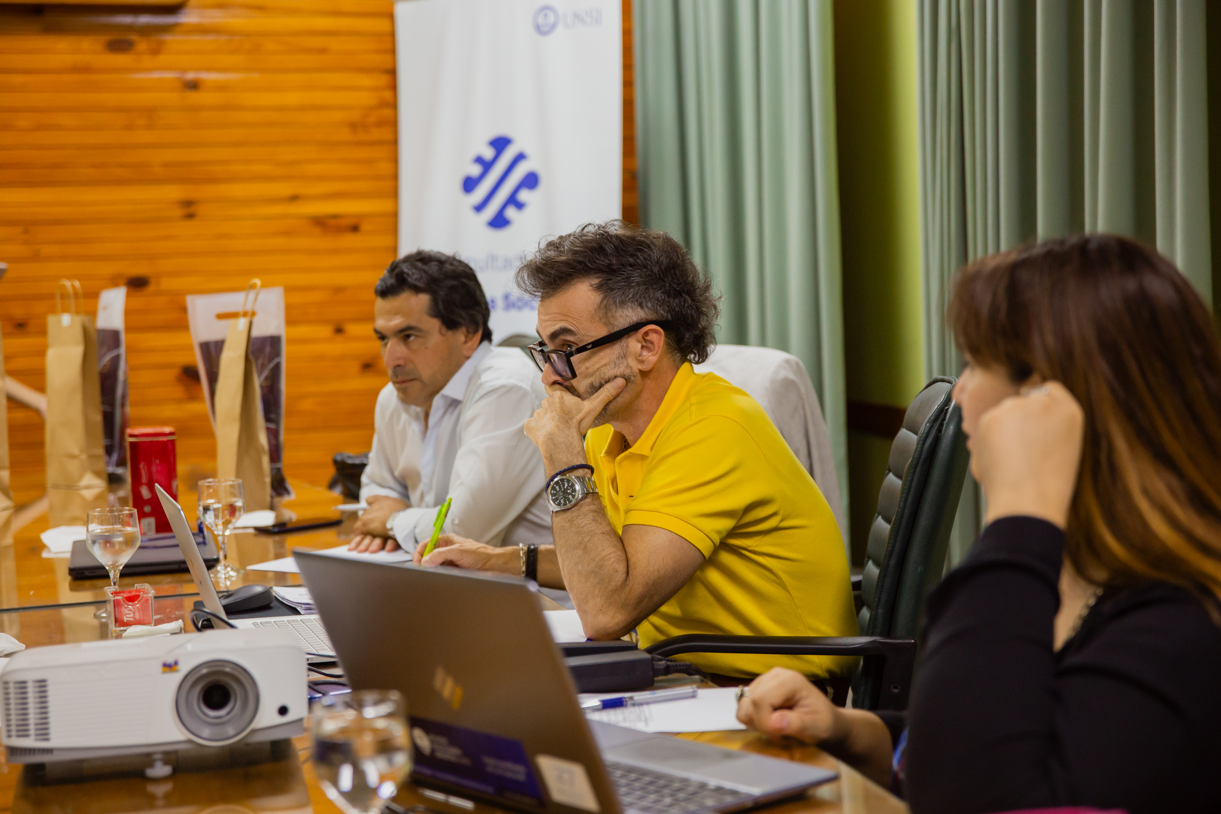 27 equipos participaron hasta la última instancia de la Hackatón de Sociales