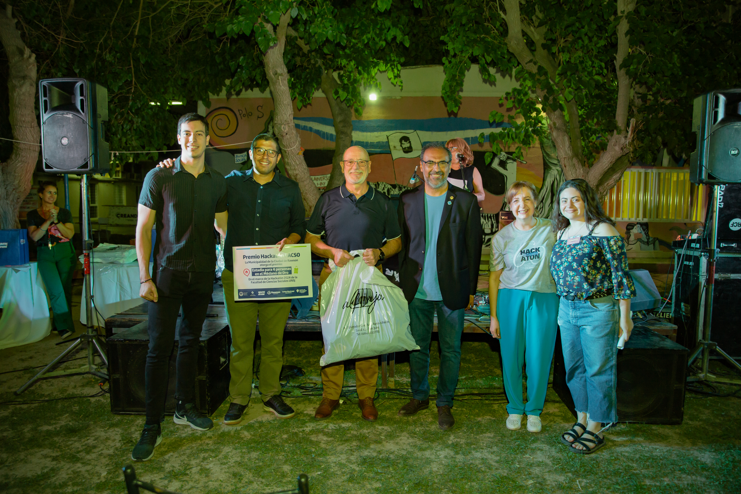 27 equipos participaron hasta la última instancia de la Hackatón de Sociales