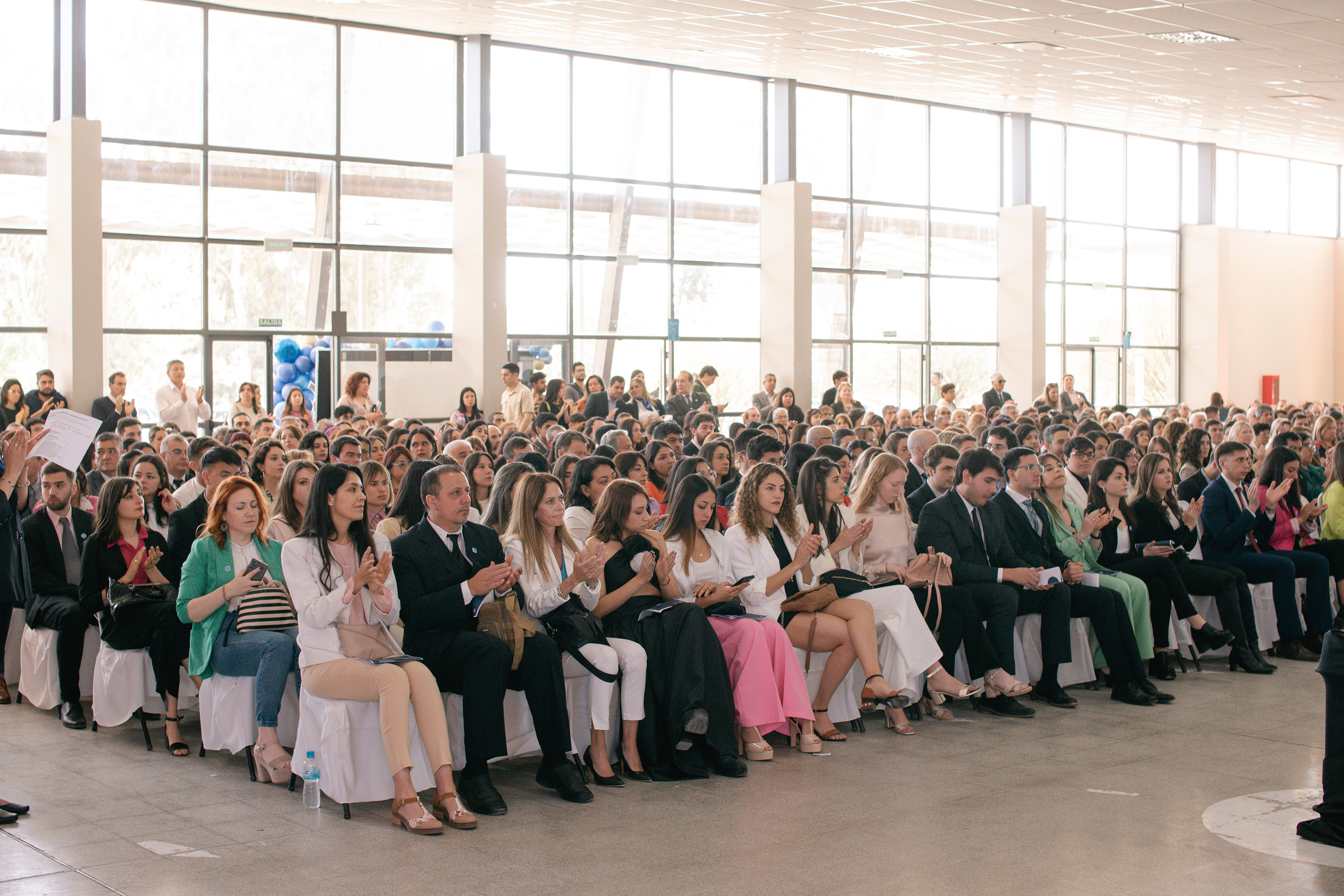“La sociedad, con sus contribuciones, permite que tengamos esta universidad pública para formarnos y graduarnos”