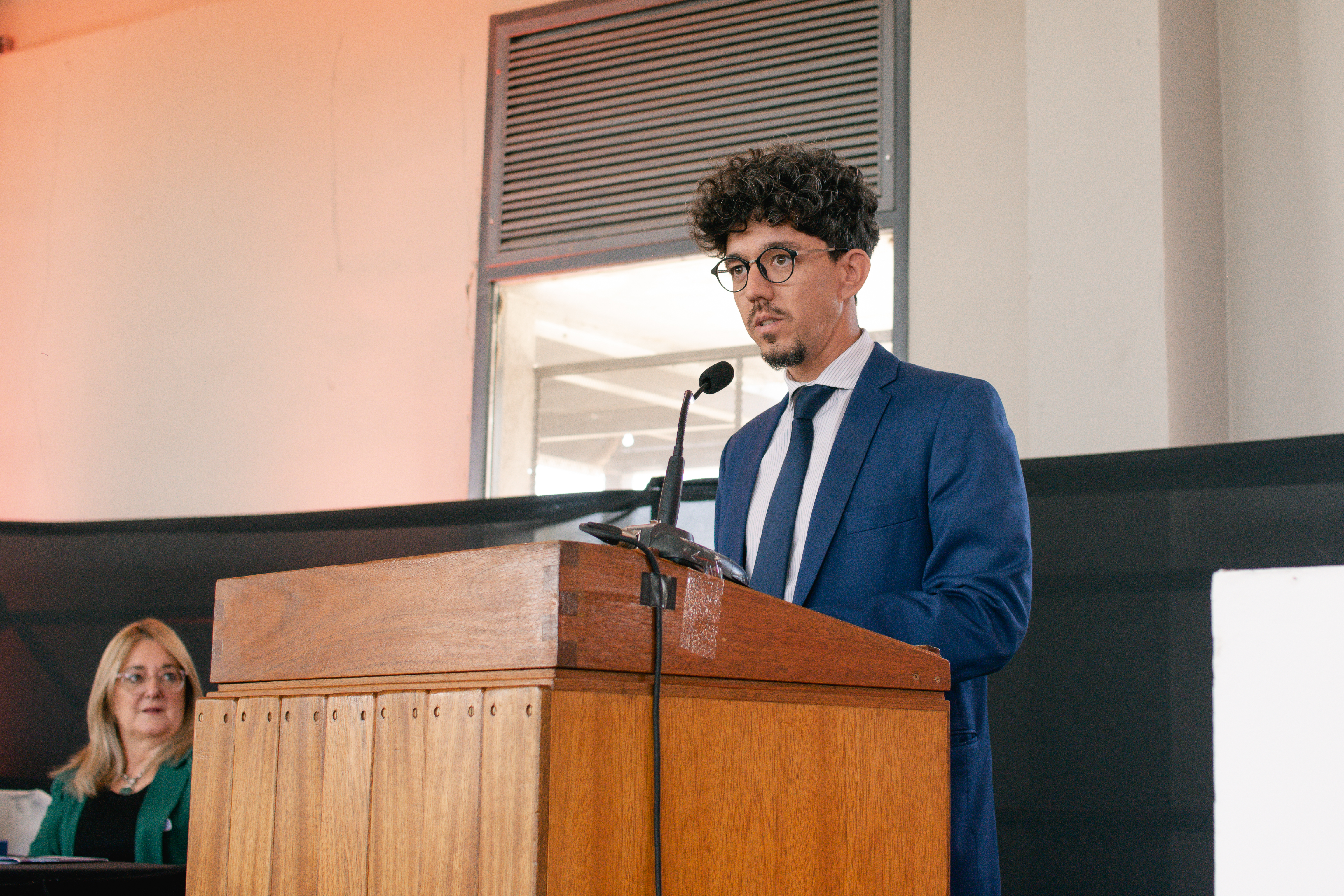 “La sociedad, con sus contribuciones, permite que tengamos esta universidad pública para formarnos y graduarnos”