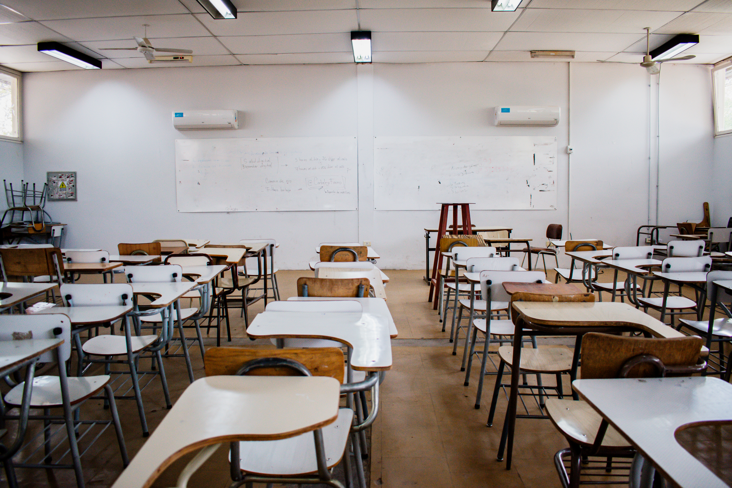 Sociales incorpora una docena de aparatos de aire acondicionado para empezar el 2025