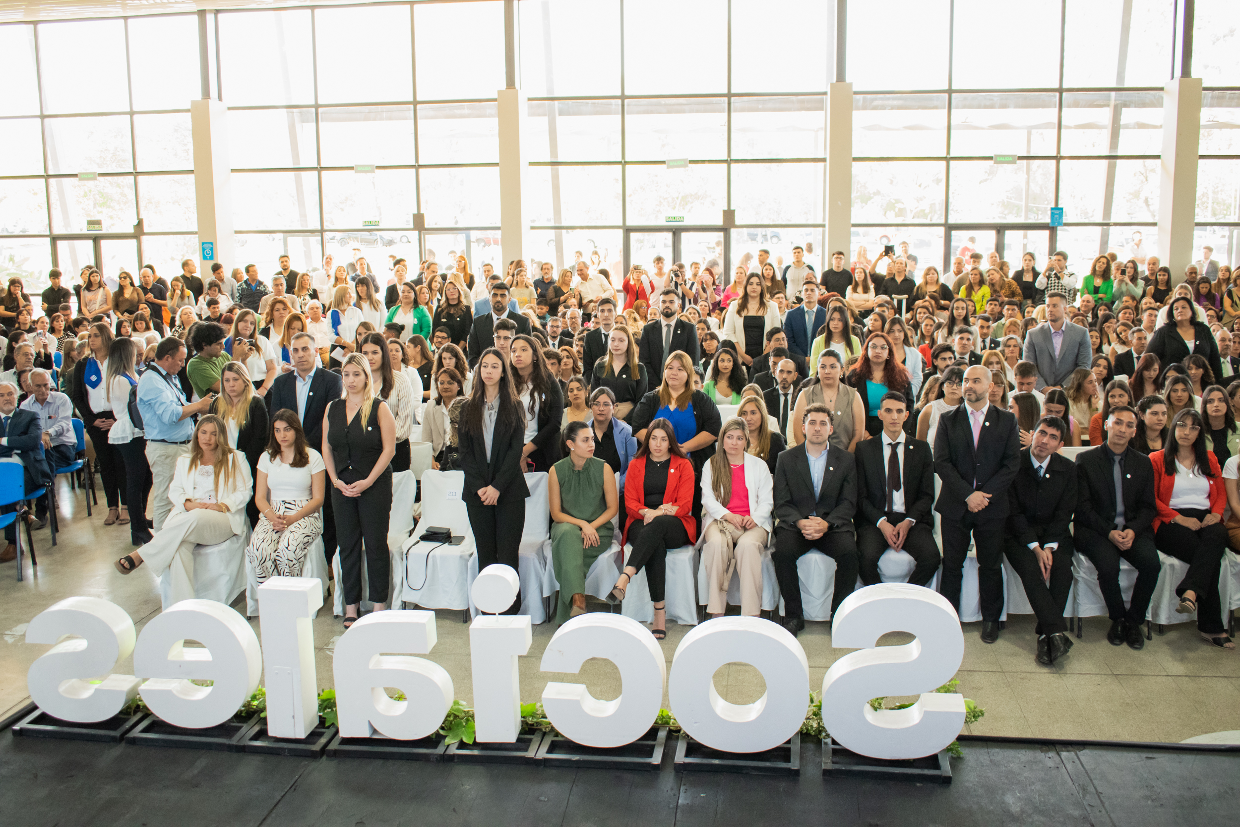 "No olvidemos nunca que la educación pública es un derecho humano fundamental, aunque intenten hacernos creer lo contrario"