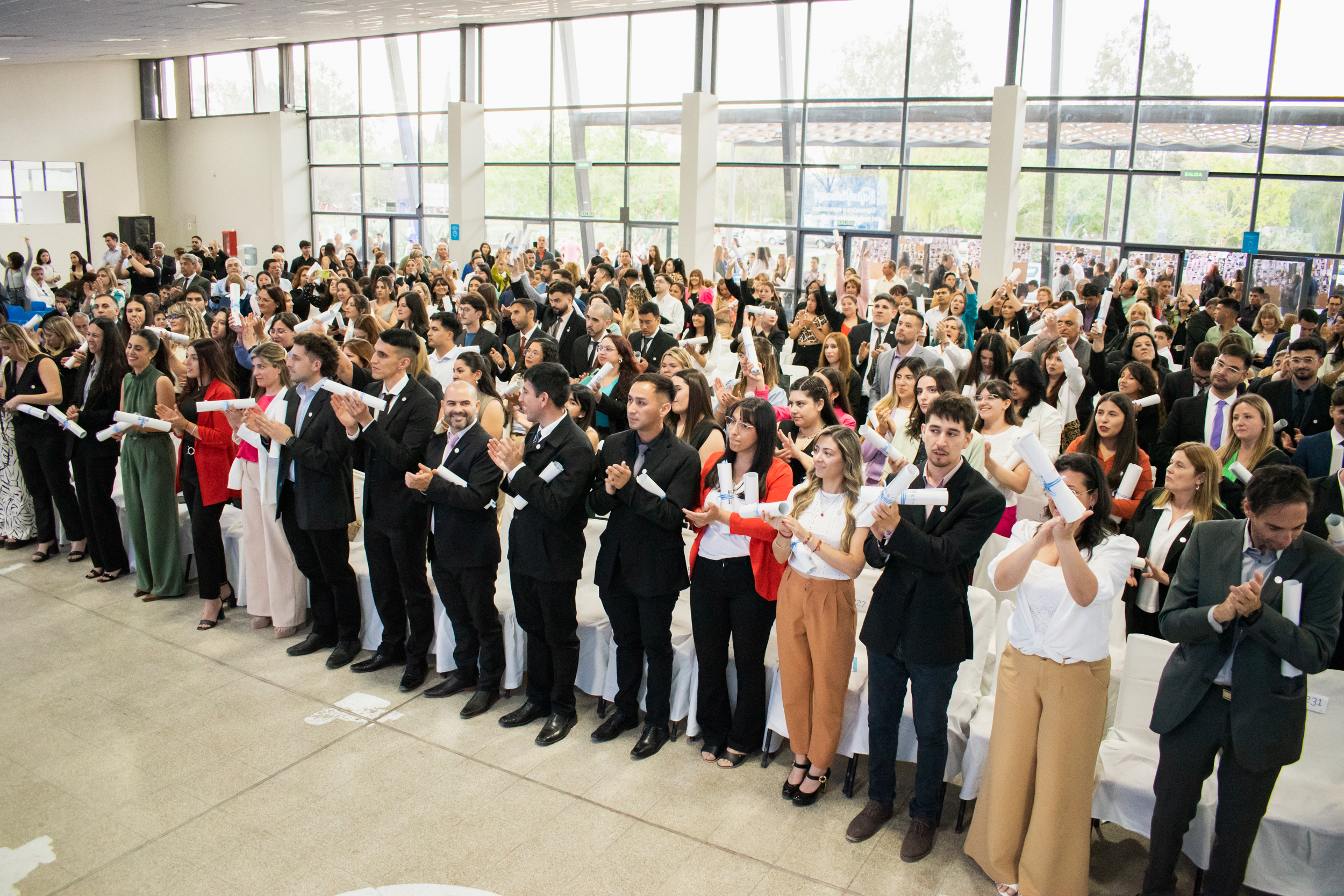 "No olvidemos nunca que la educación pública es un derecho humano fundamental, aunque intenten hacernos creer lo contrario"