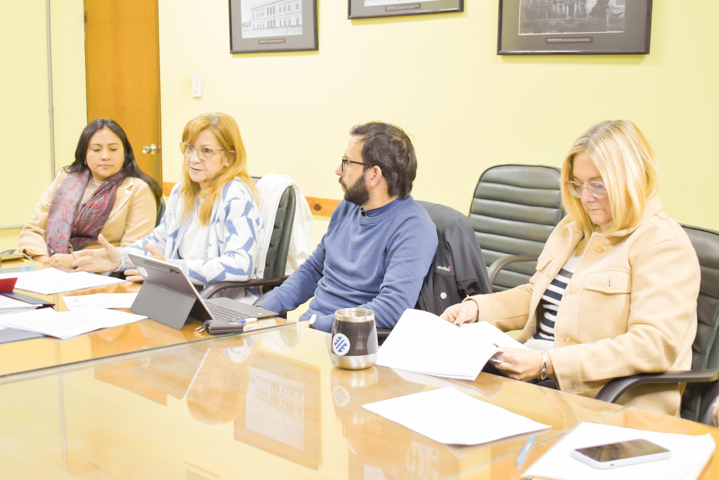 Reunión de trabajo con el equipo del sistema de educación a distancia
