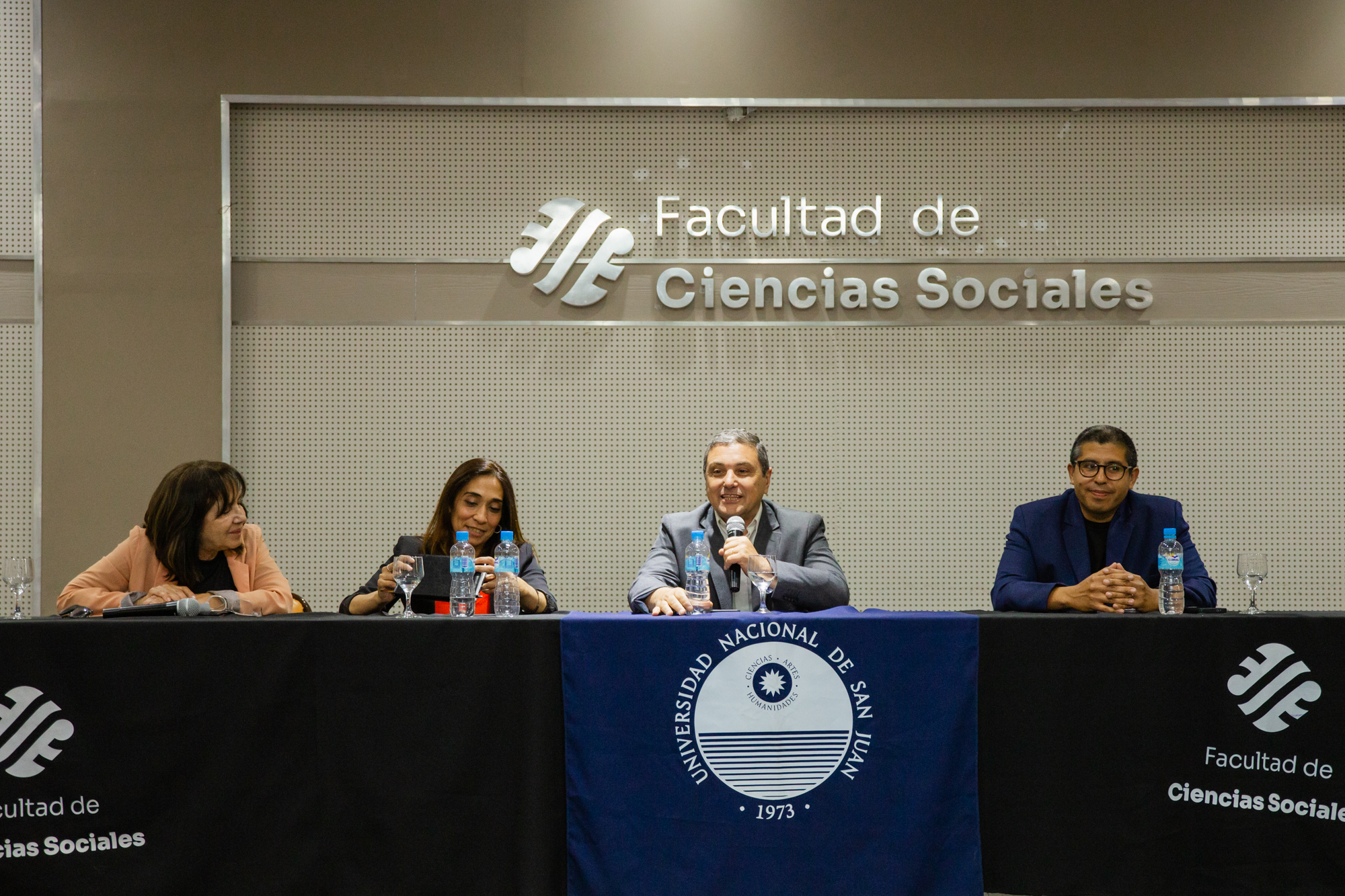 El Departamento de Ciencias Políticas celebró su fecha con un panel y un encuentro regional