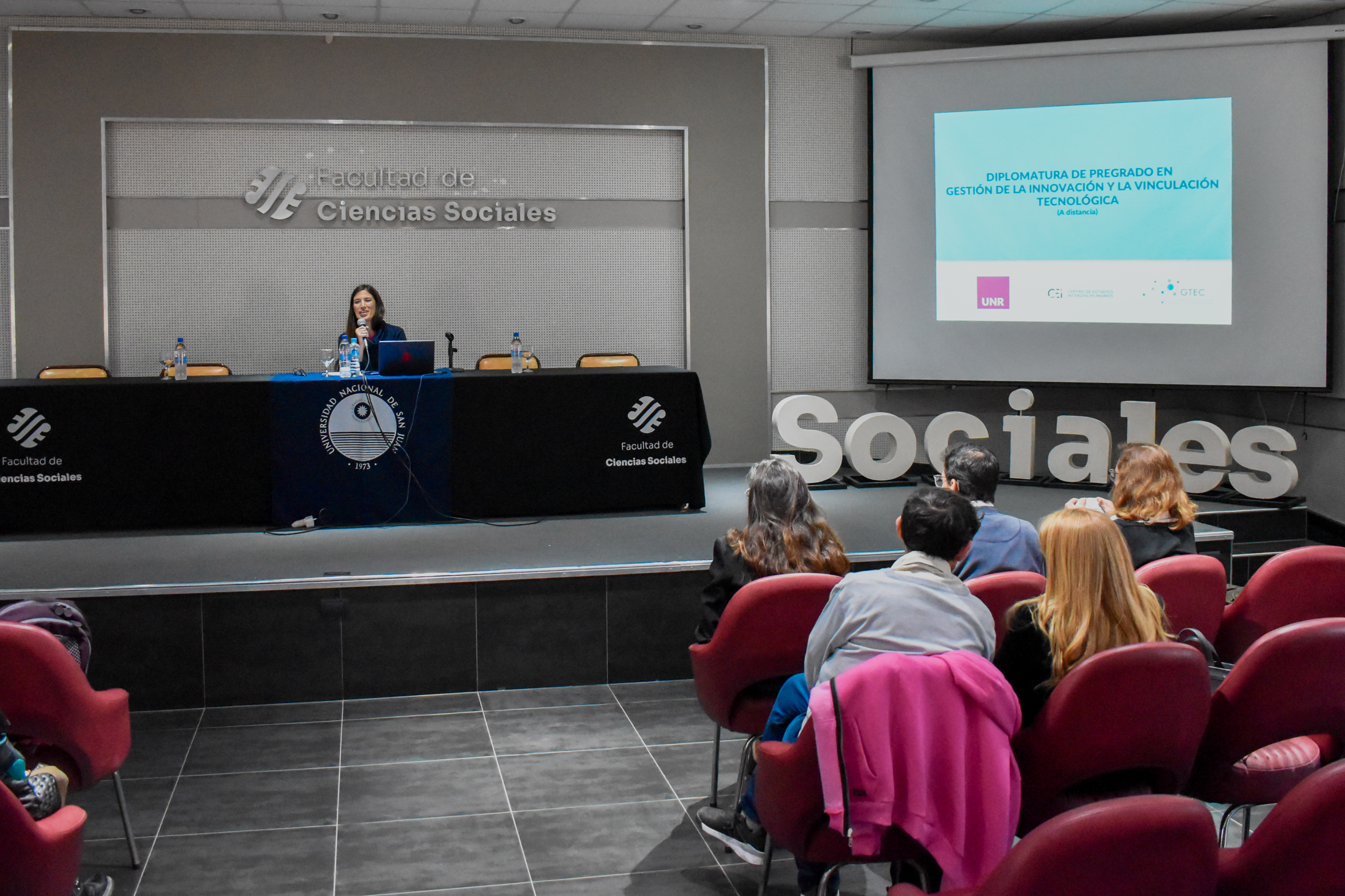 La formación y la reactivación de la memoria colectiva a través de formas espontáneas y populares de conmemoración