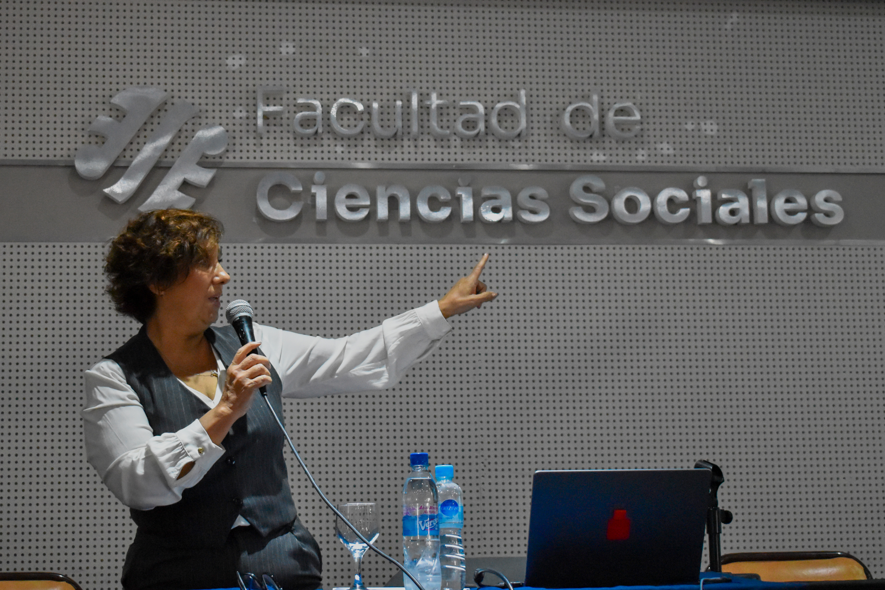 La formación y la reactivación de la memoria colectiva a través de formas espontáneas y populares de conmemoración