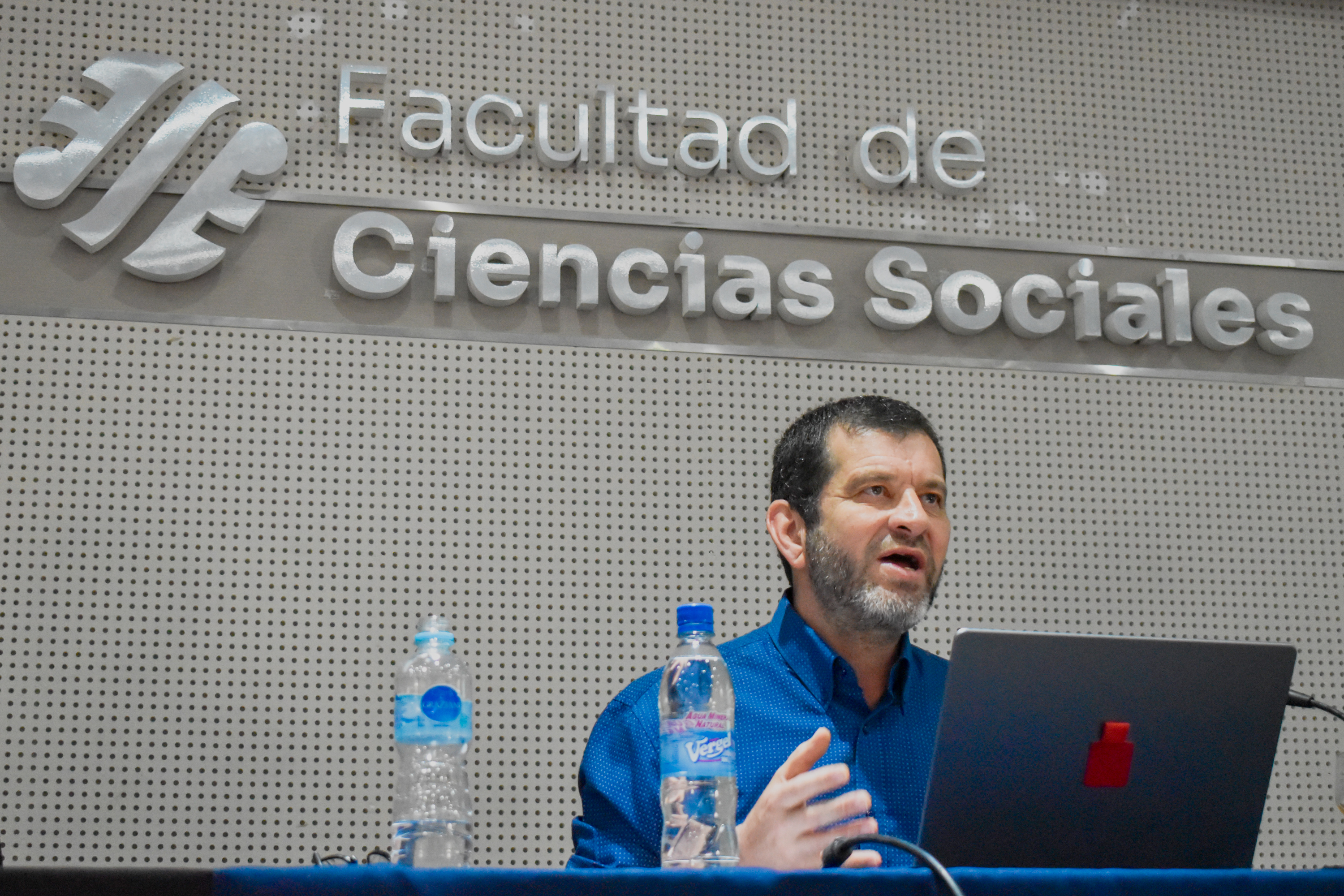 La formación y la reactivación de la memoria colectiva a través de formas espontáneas y populares de conmemoración