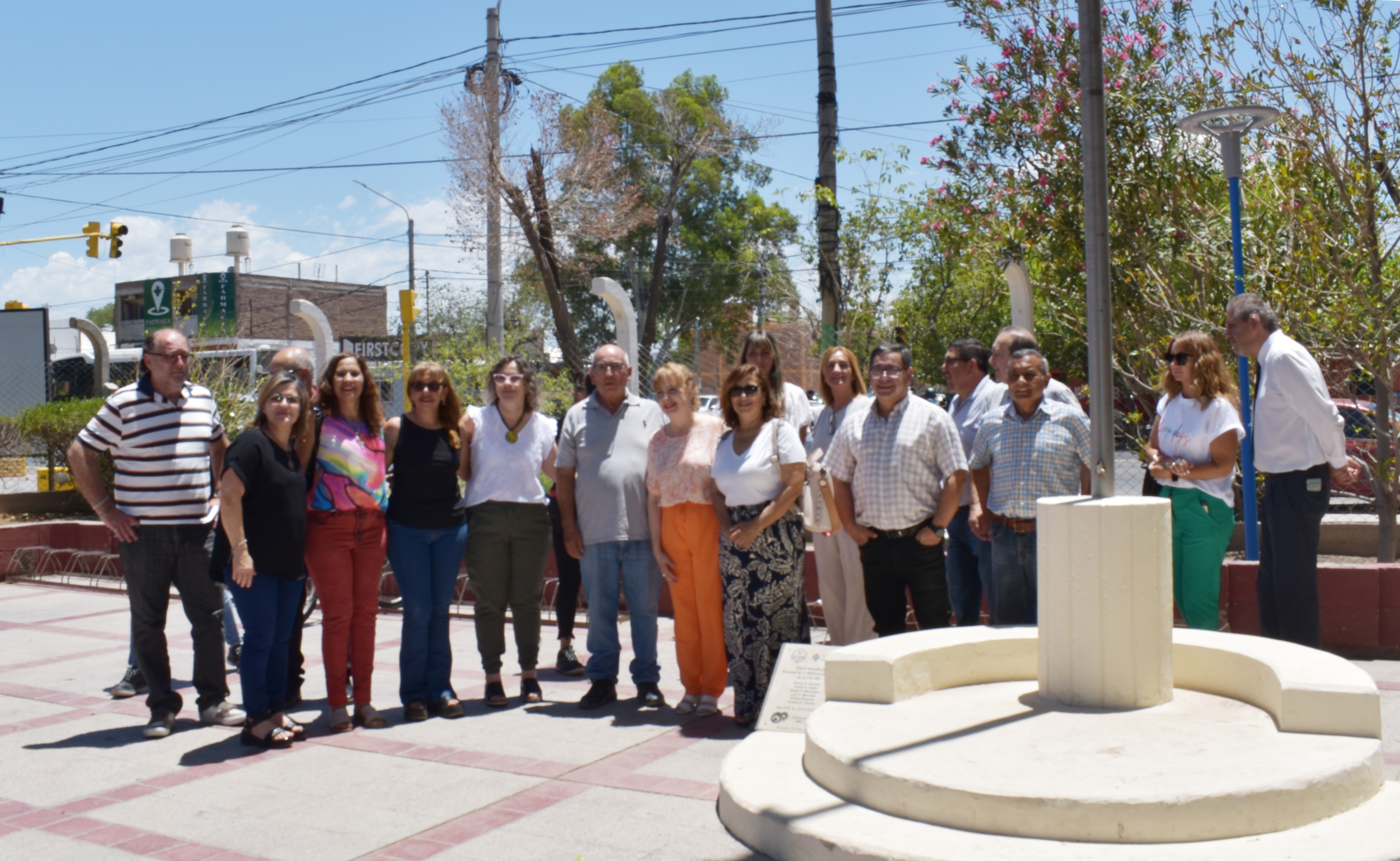 La historia del mástil de Sociales