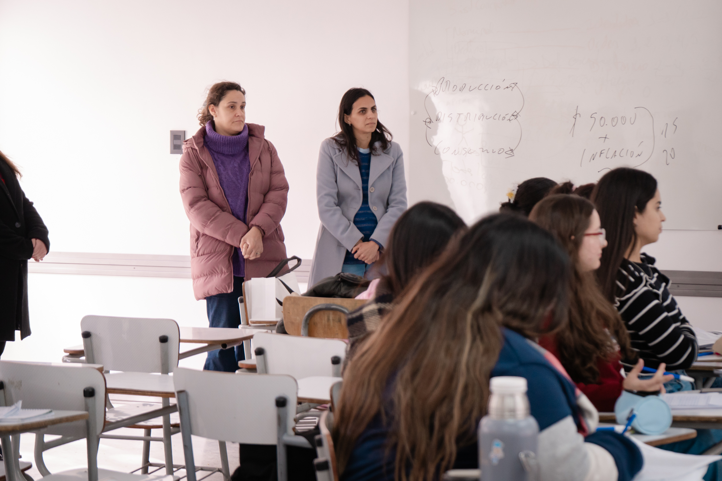 Sociales renovó integralmente dos aulas de uso masivo