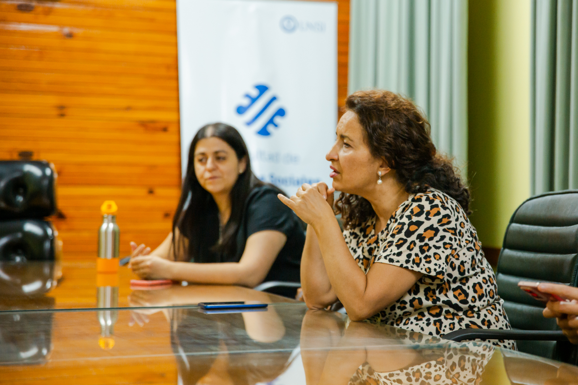 Tutores y tutoras pares de la Facultad finalizaron el año con un curso de resolución de conflictos