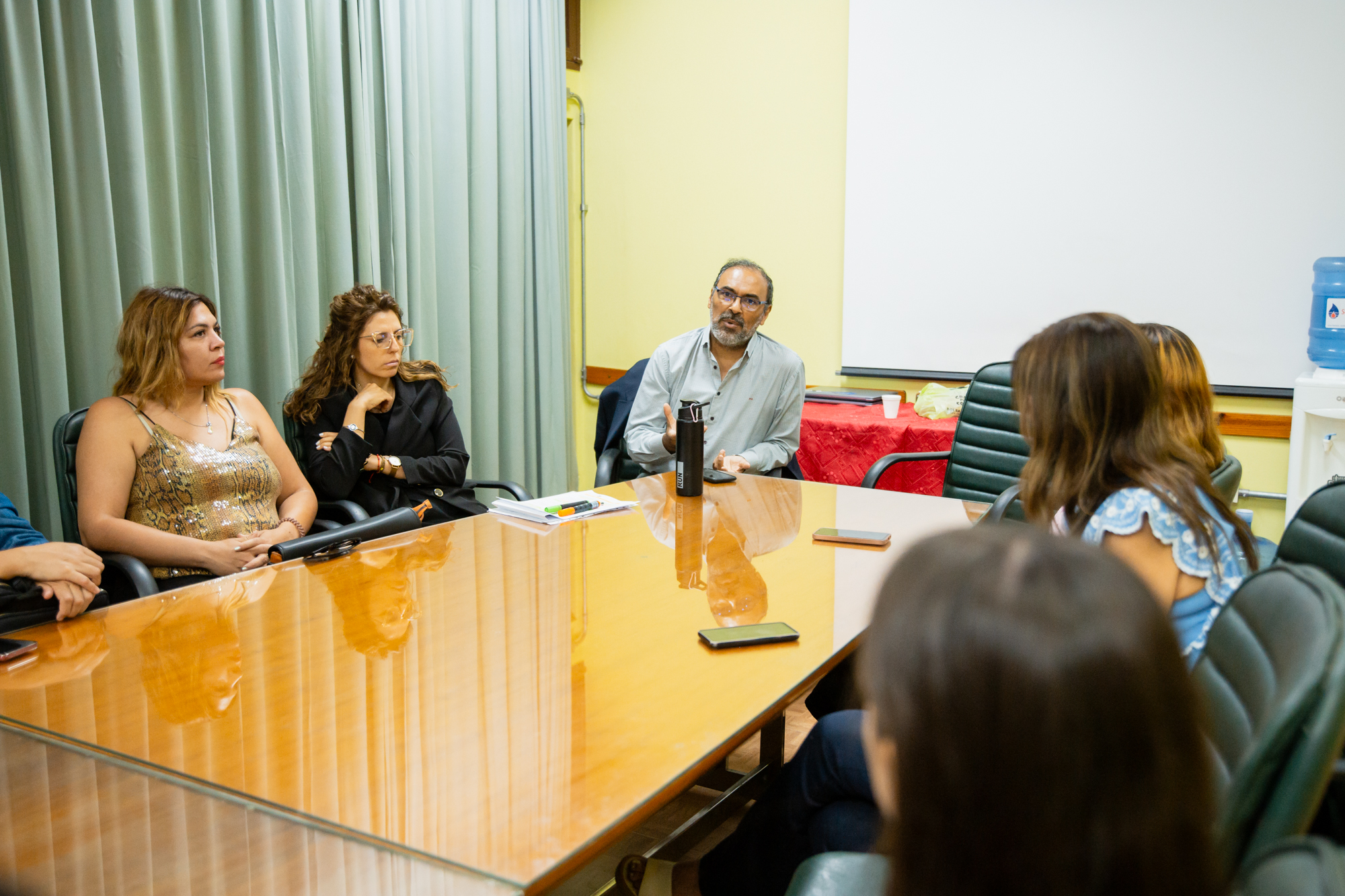 Tutores y tutoras pares de la Facultad finalizaron el año con un curso de resolución de conflictos